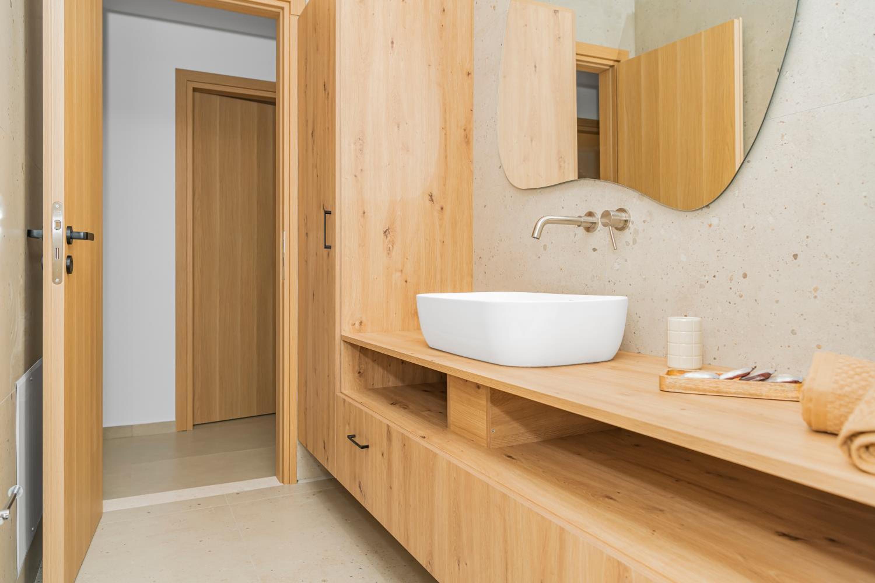 El Legado De Eirini - Modern 3BR House in Makry Gialos