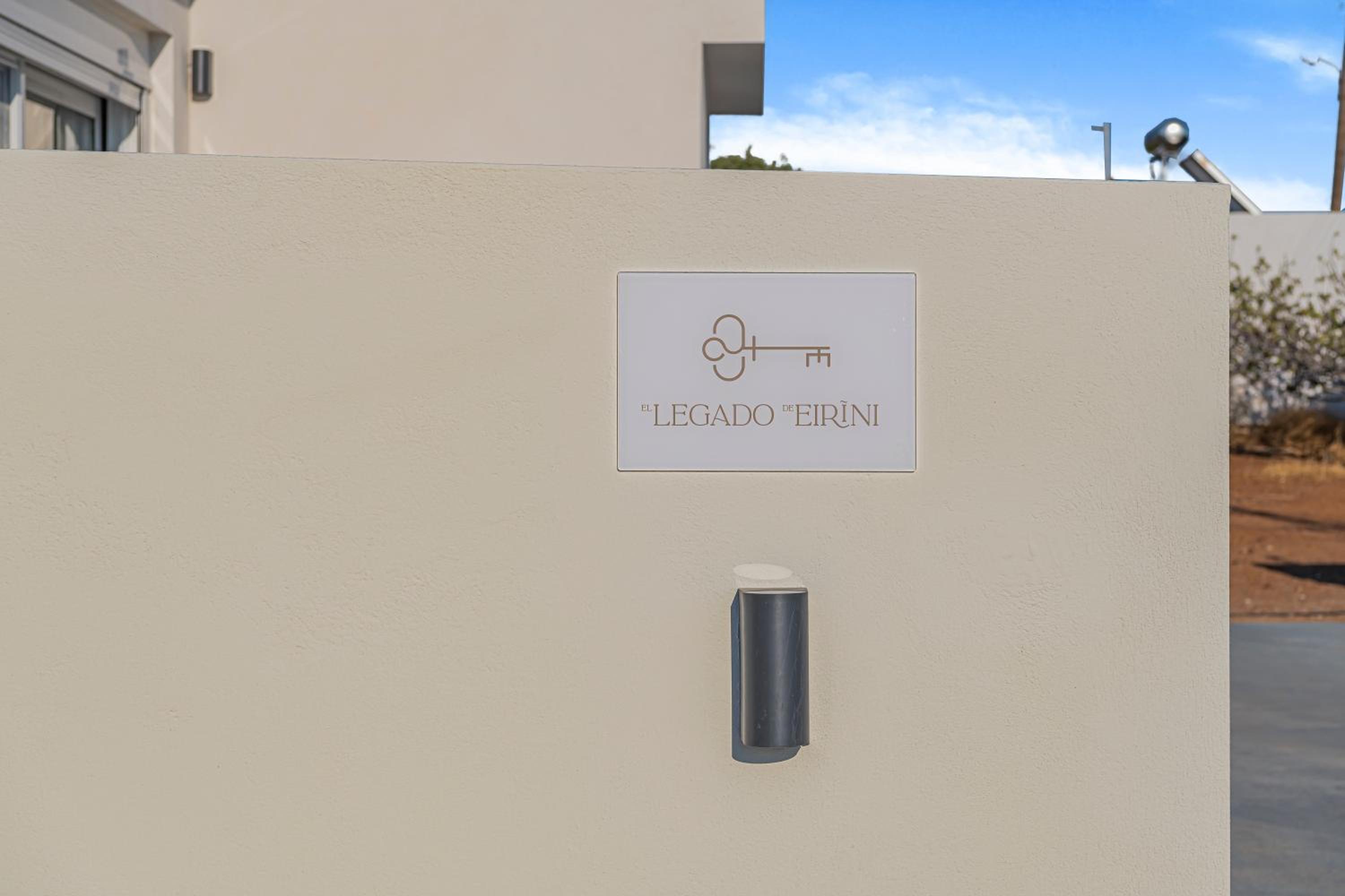 El Legado De Eirini - Modern 3BR House in Makry Gialos