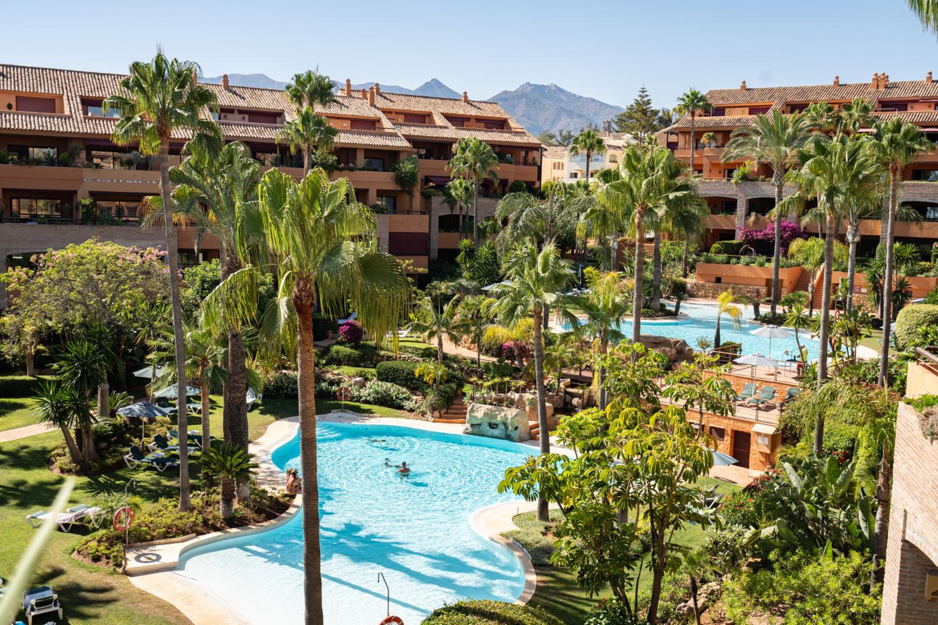 Hotel Lujoso Duplex 3 Dormitorios en Gran Bahia de Marbella - Image 1