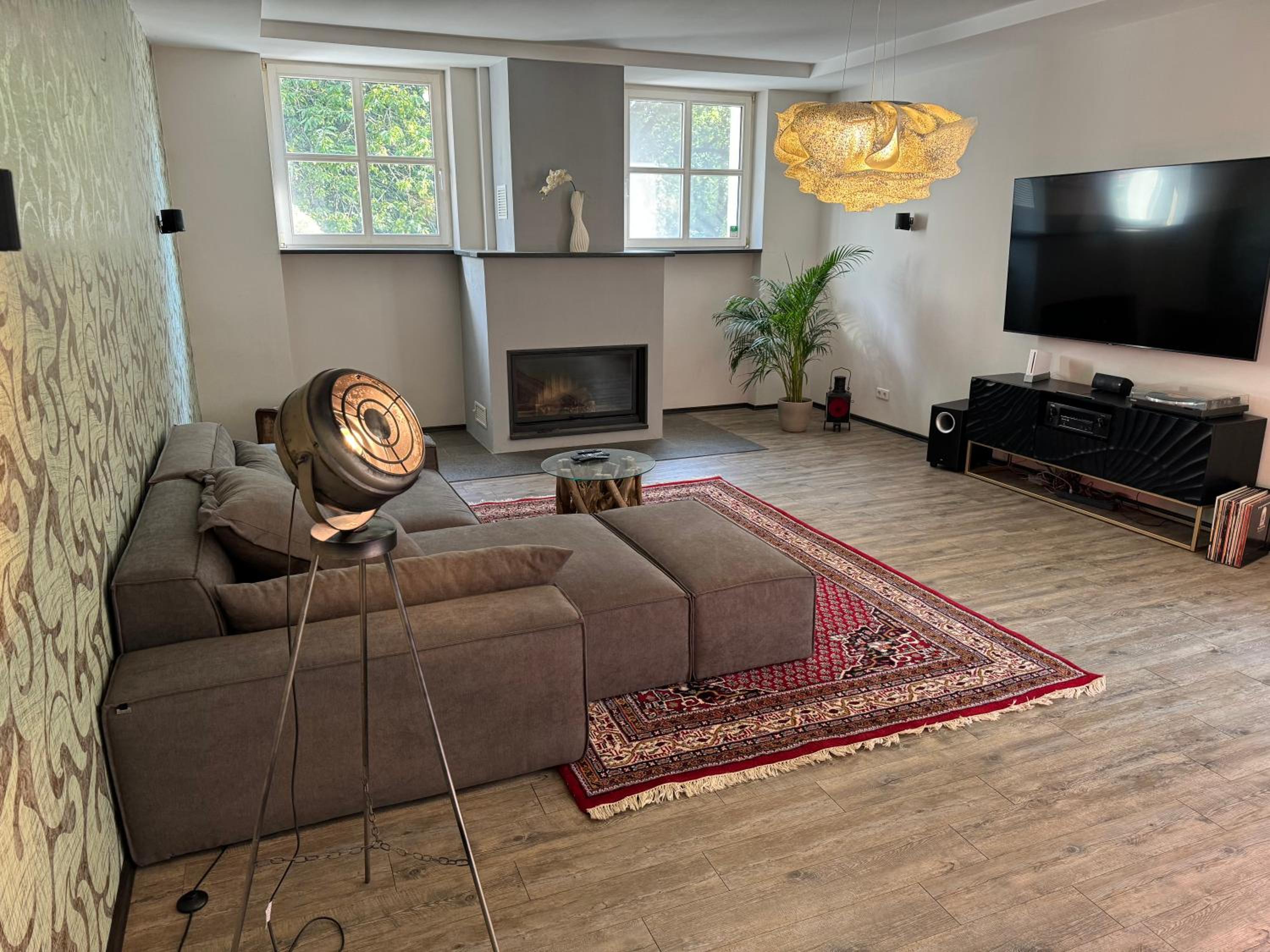 Klimaanlage, 5 Sterne Bahnhoftraum, 200qm Appartement 