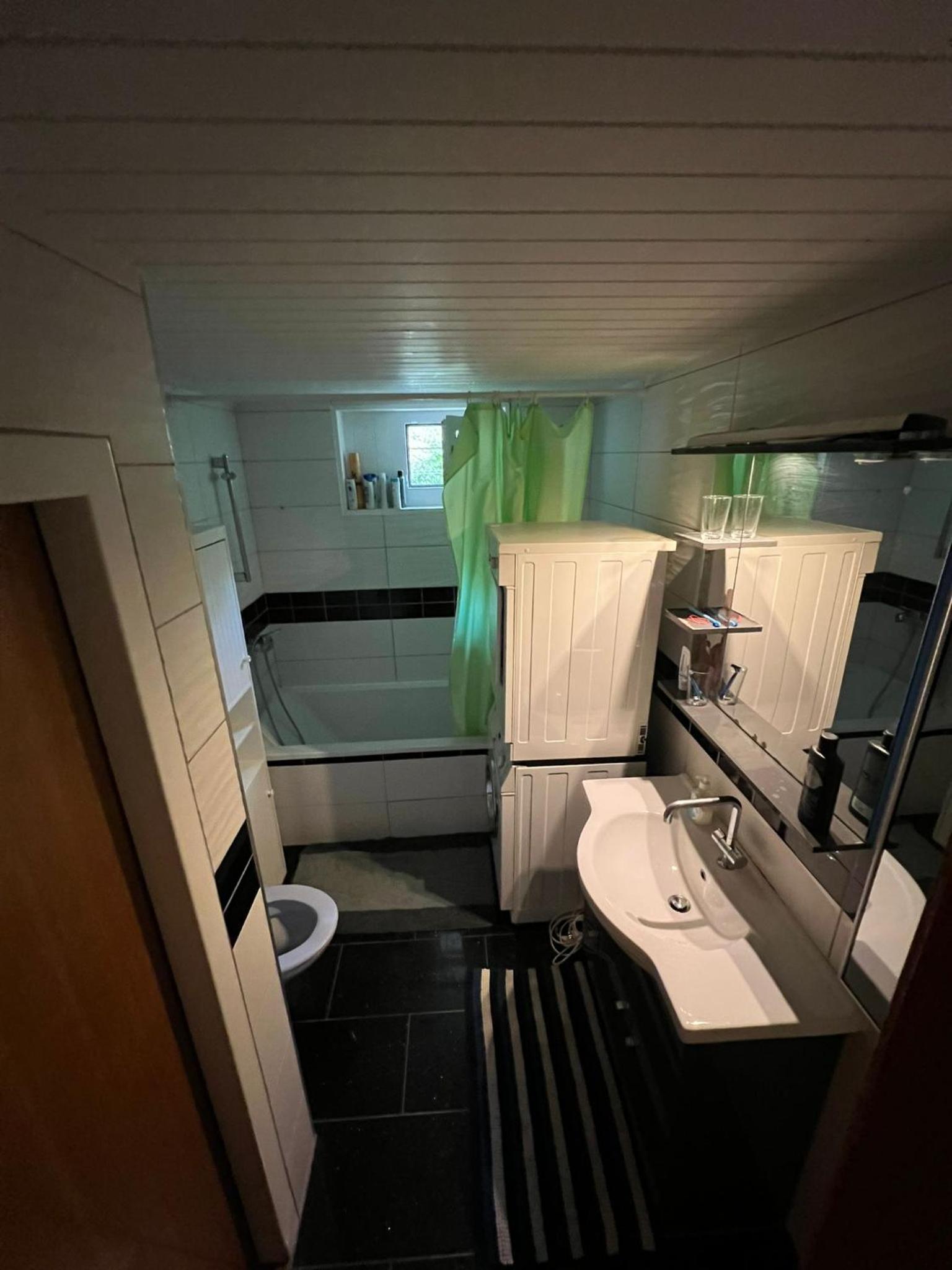 5 private rooms station for long term