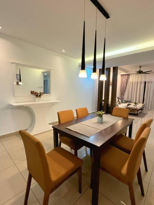 Peony Square Residences with Tea Valley View photo 8