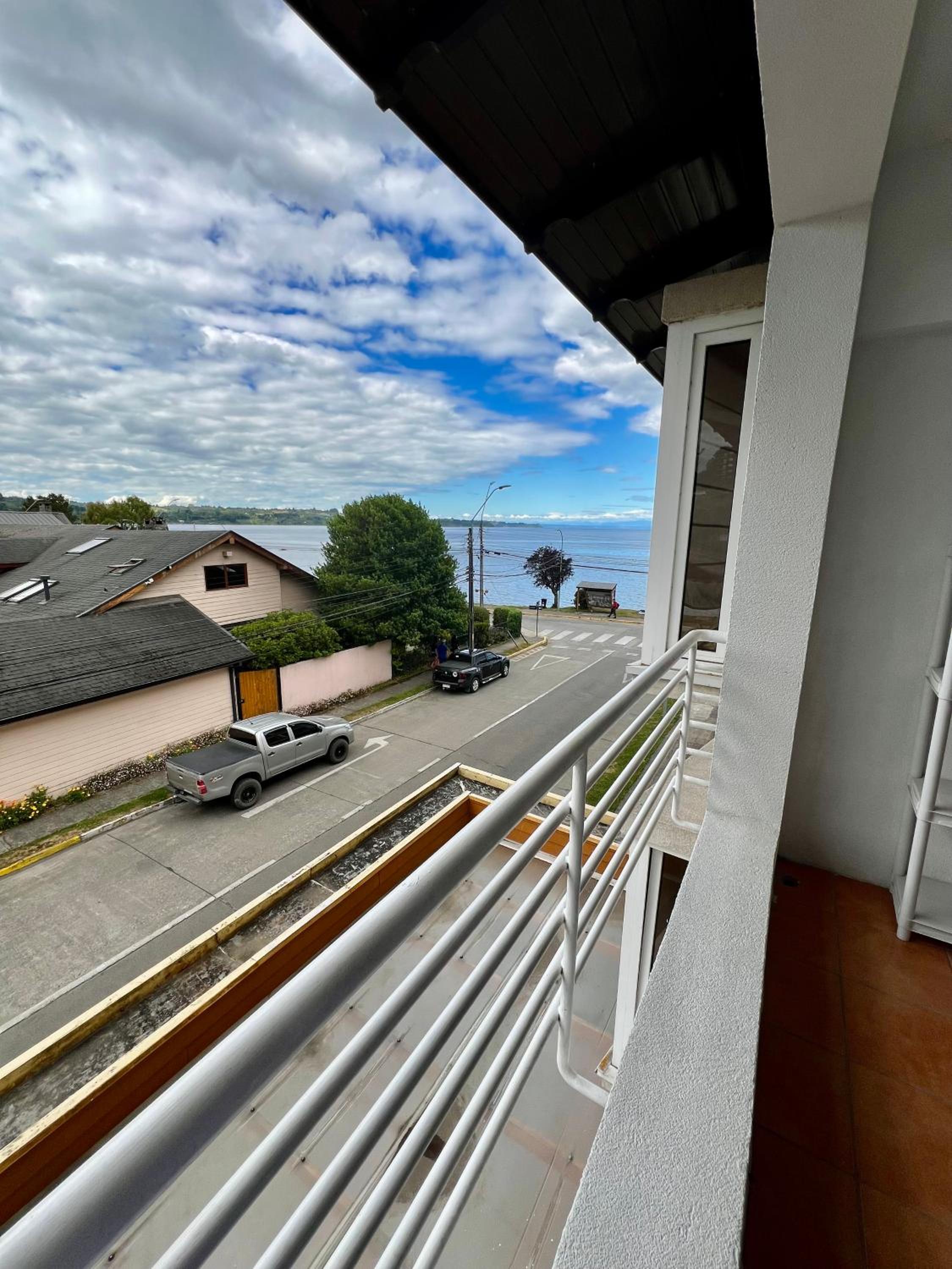 Hotel Frutillar borde lago - Image 1