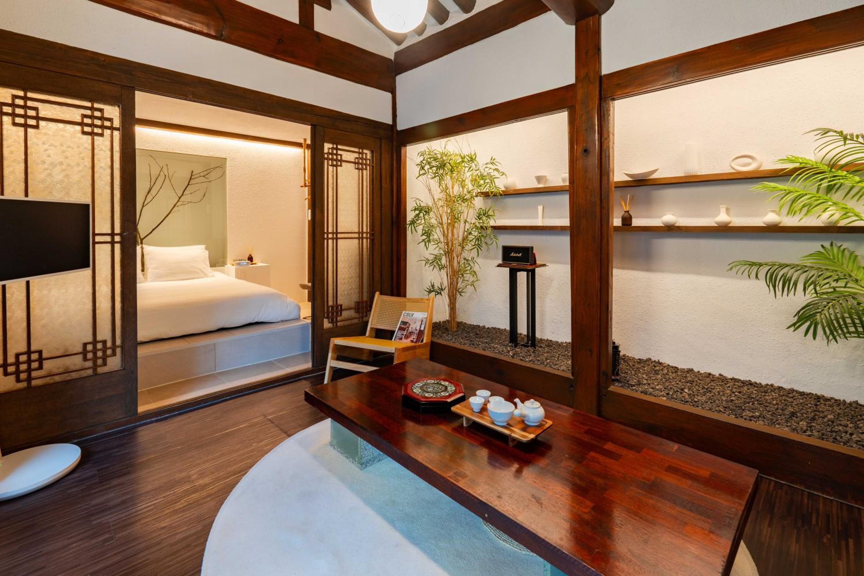 hotel room