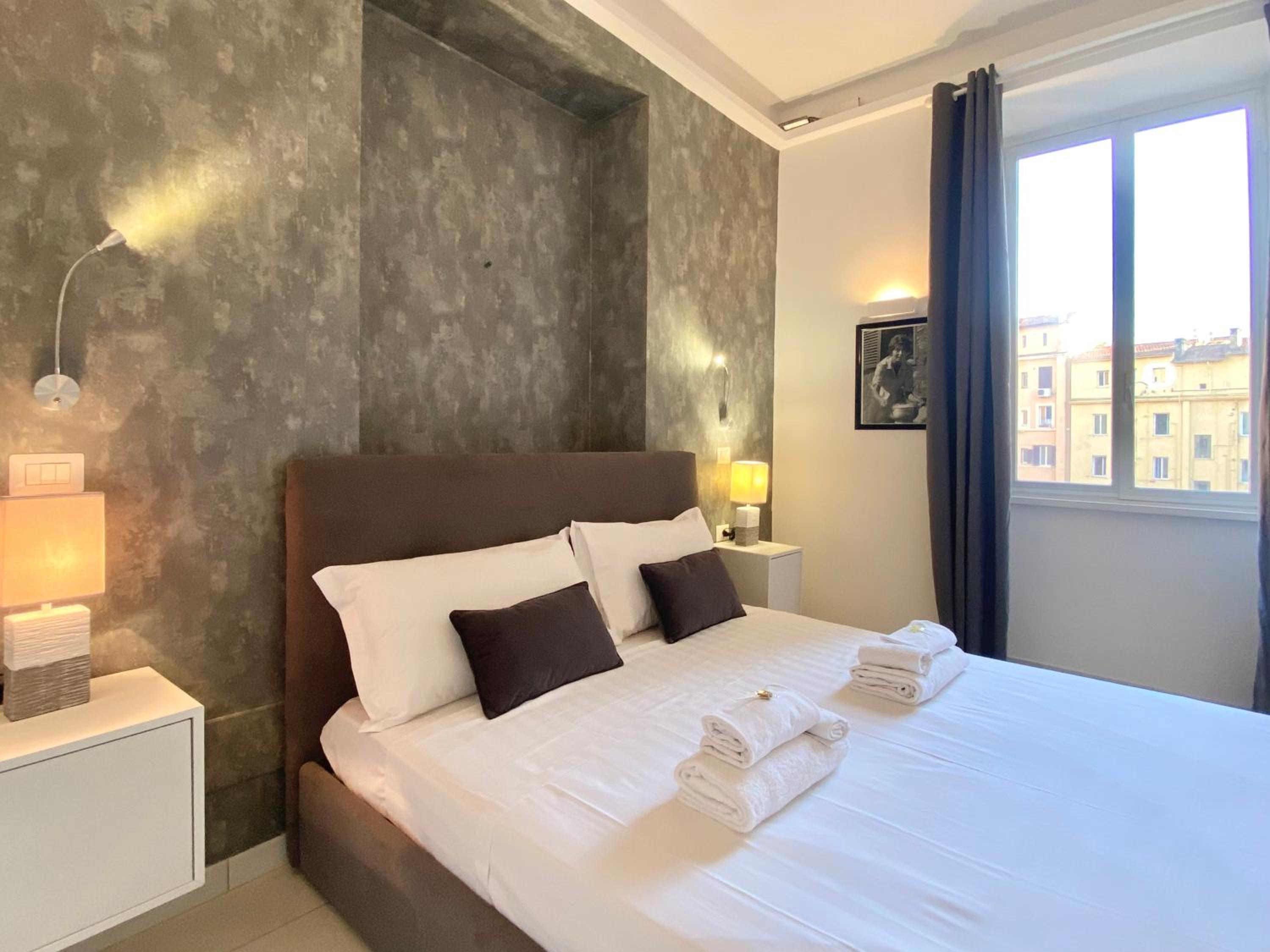 Prince of Rome Superior Rooms