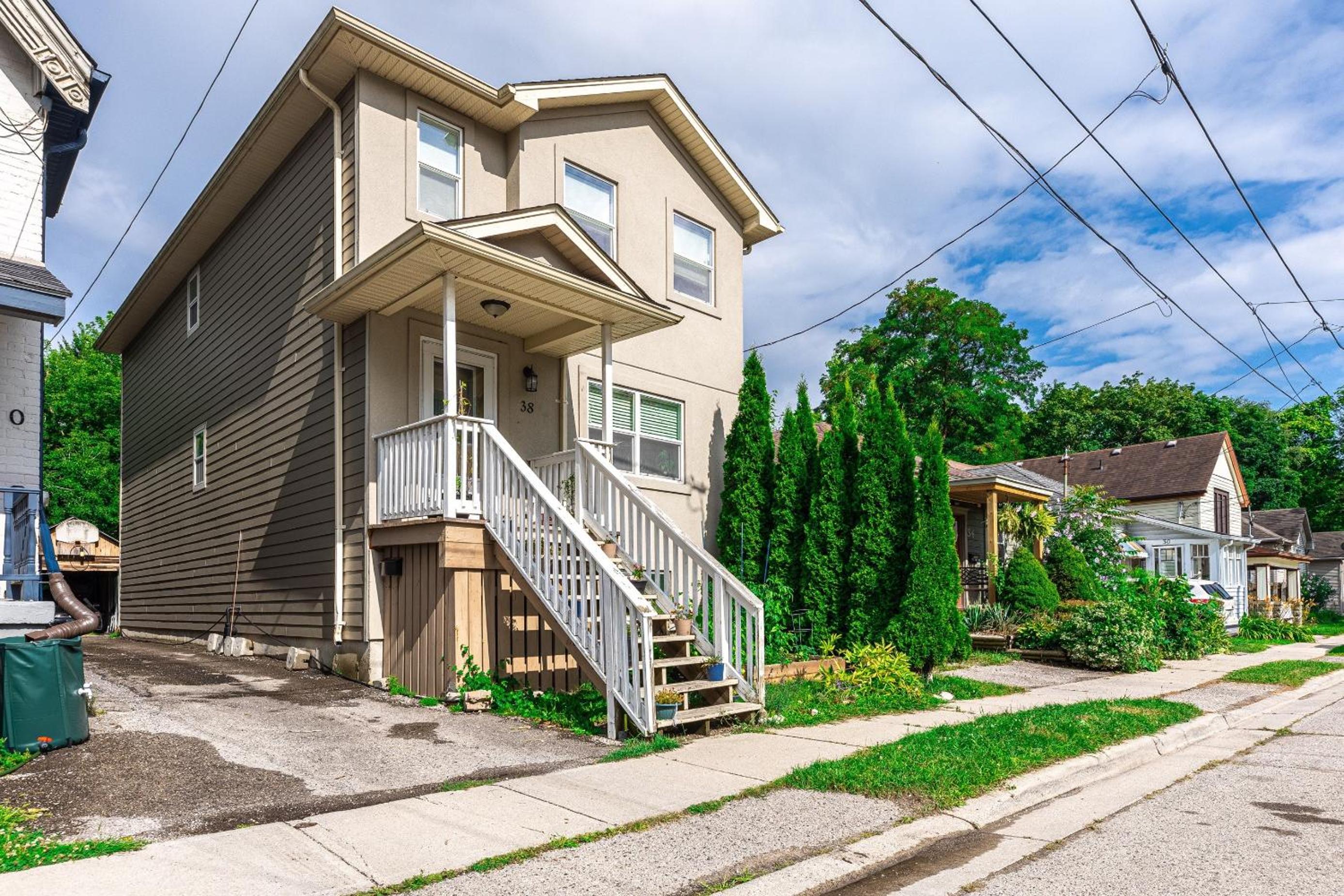 Elegant & Private Apartment - Short Walk From Downtown