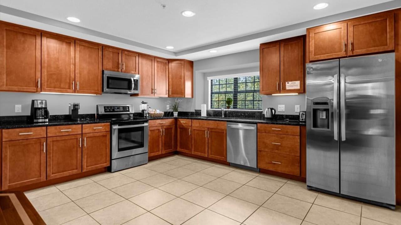 Two 4Bedroom units - 3 min away from Disney