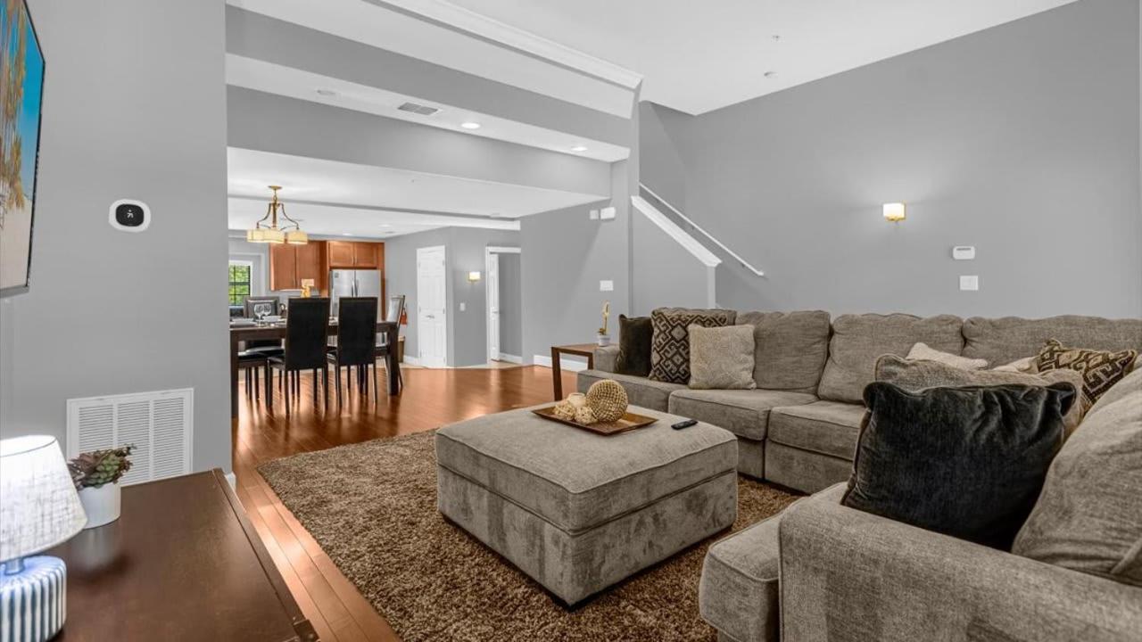 Two 4Bedroom units - 3 min away from Disney