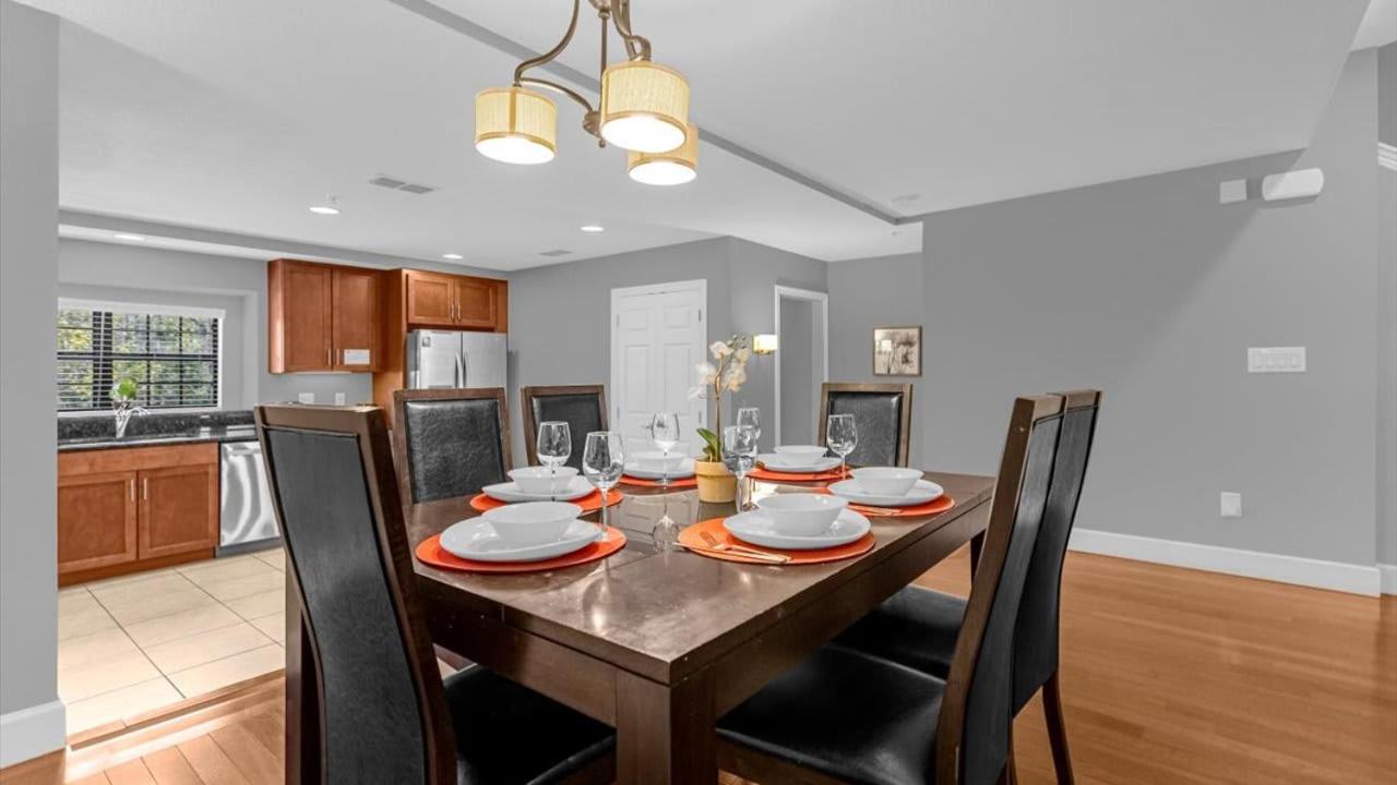 Two 4Bedroom units - 3 min away from Disney