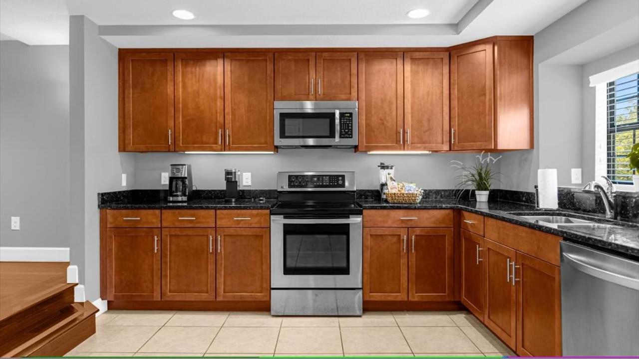 Two 4Bedroom units - 3 min away from Disney