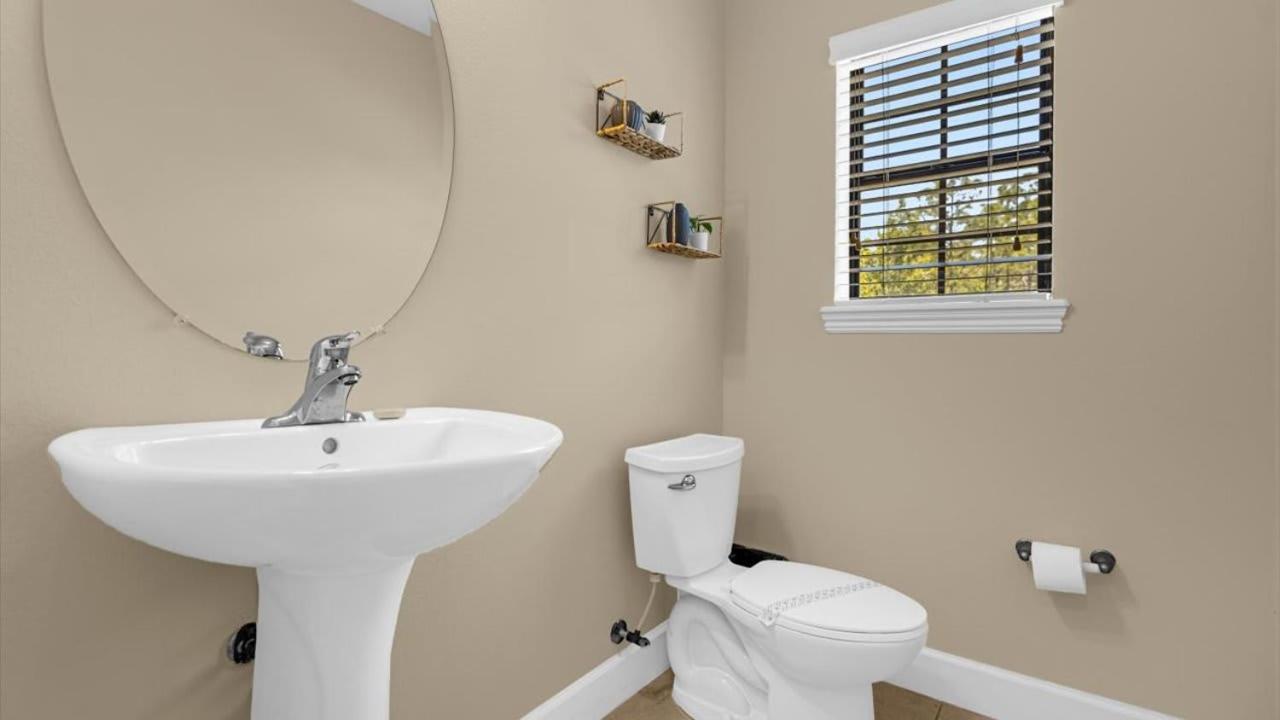 Two 4Bedroom units - 3 min away from Disney