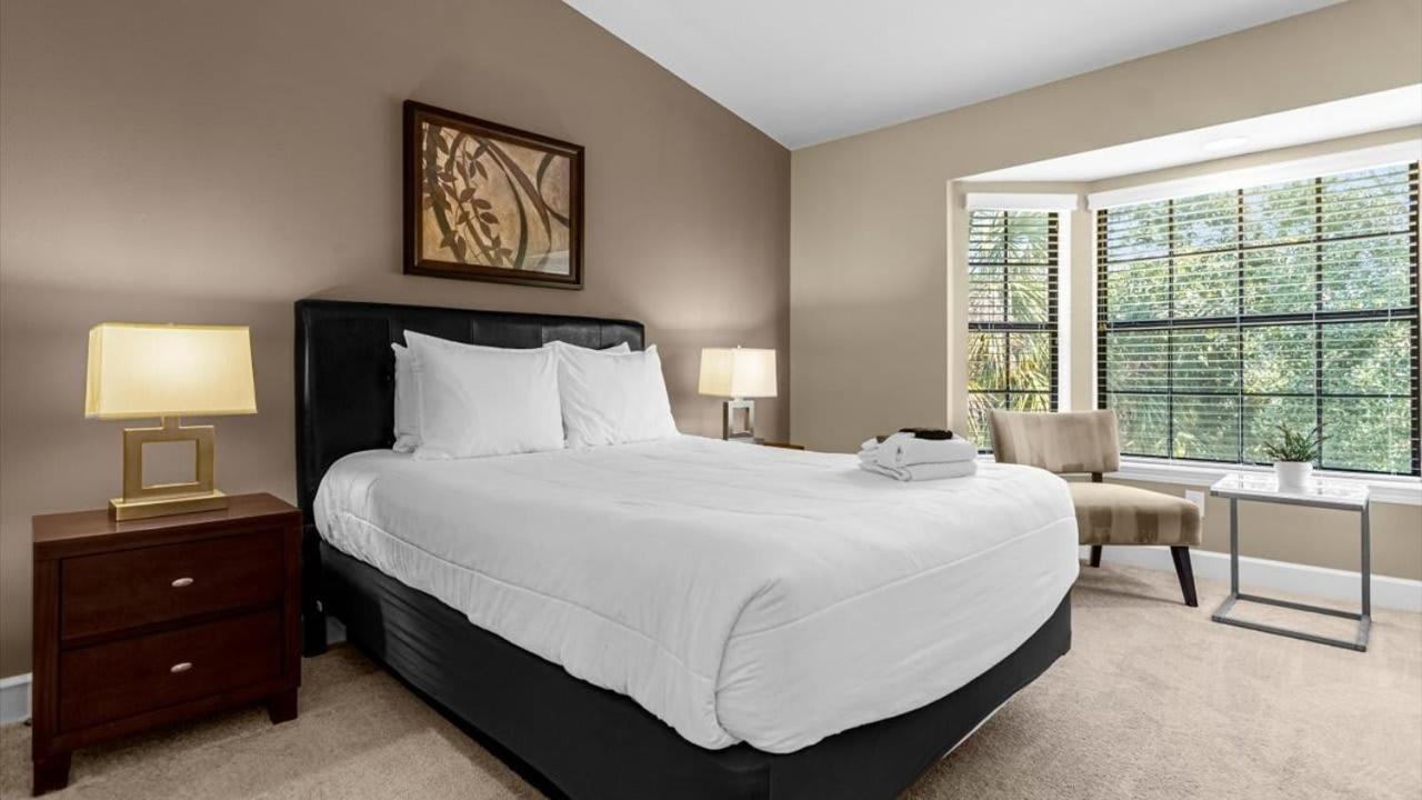 Two 4Bedroom units - 3 min away from Disney