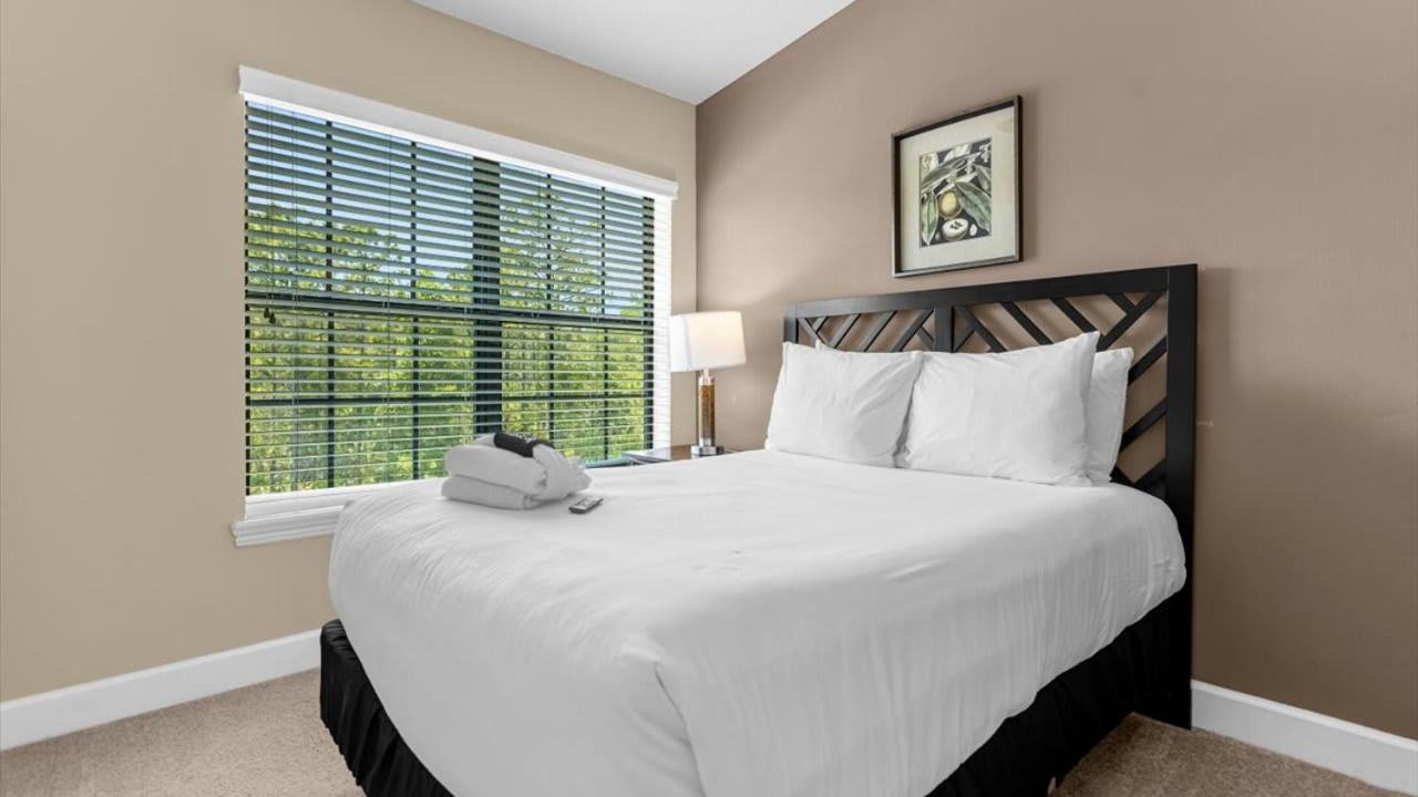 Two 4Bedroom units - 3 min away from Disney