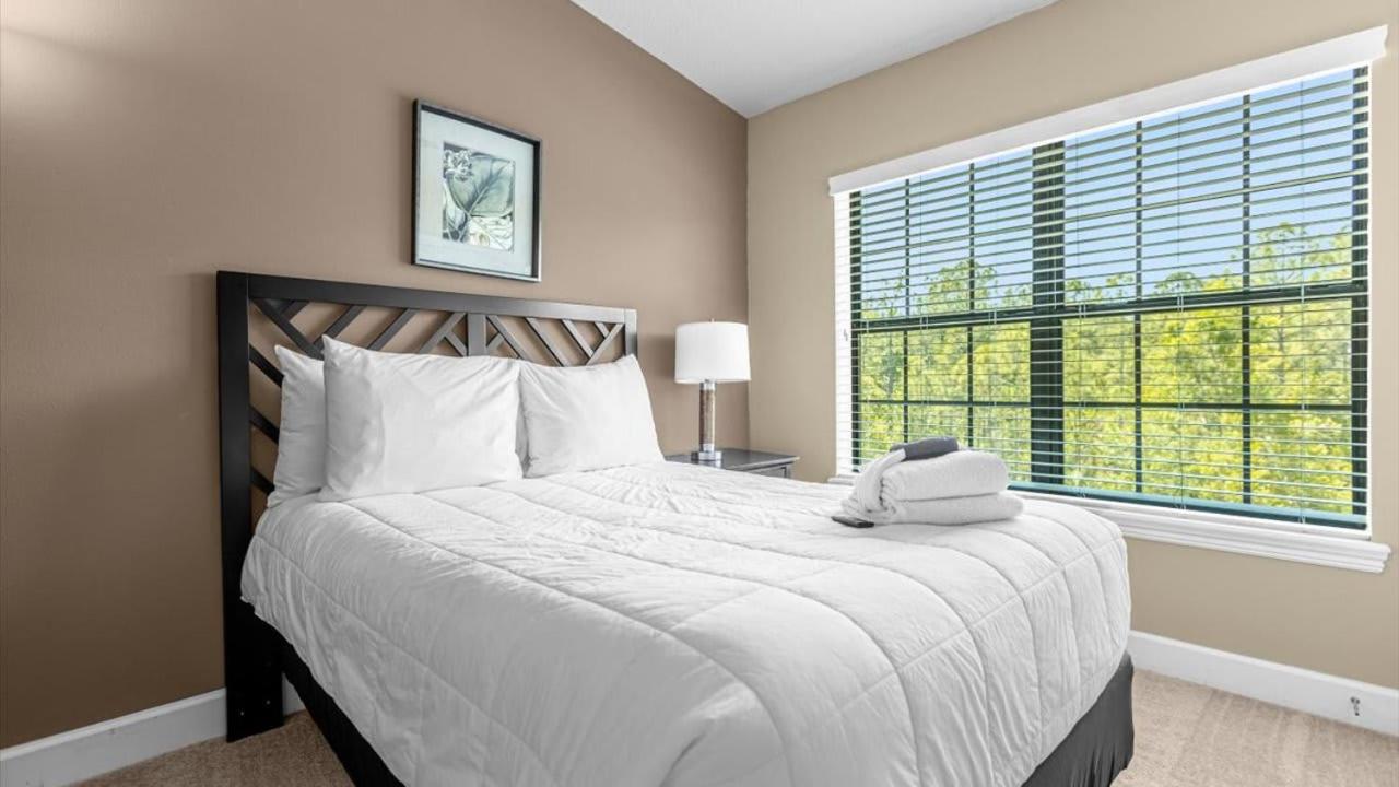 Two 4Bedroom units - 3 min away from Disney