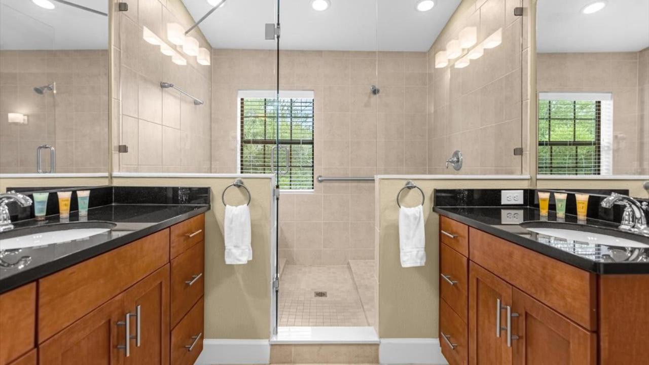 Two 4Bedroom units - 3 min away from Disney