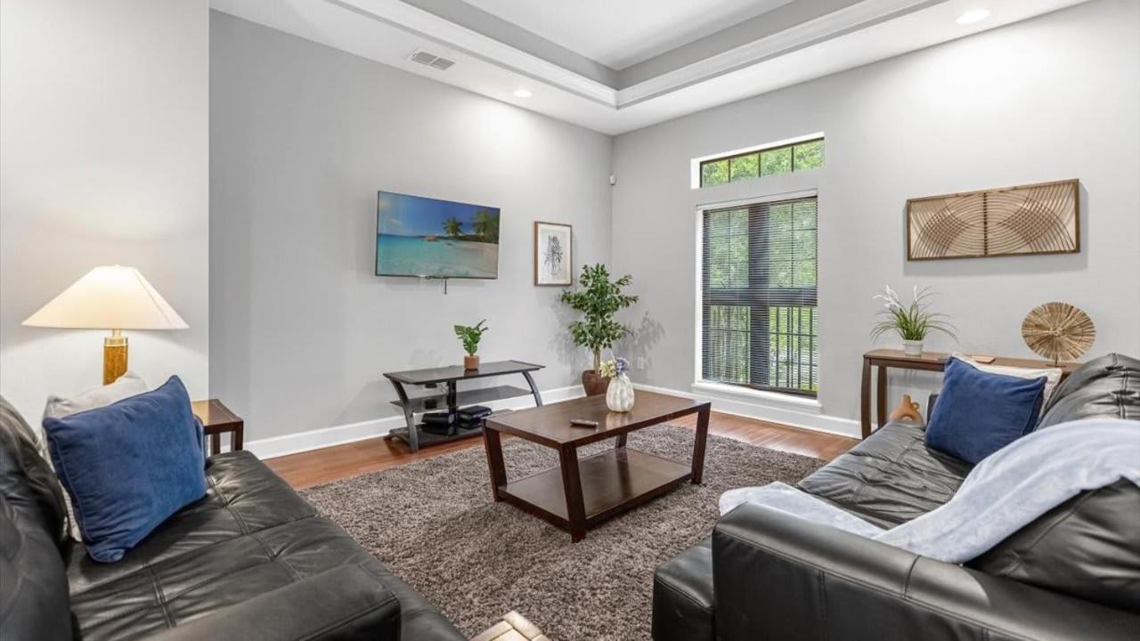 Two 4Bedroom units - 3 min away from Disney