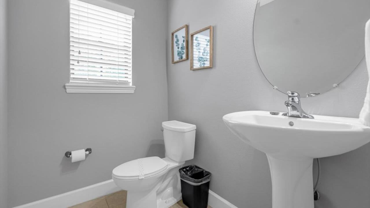 Two 4Bedroom units - 3 min away from Disney