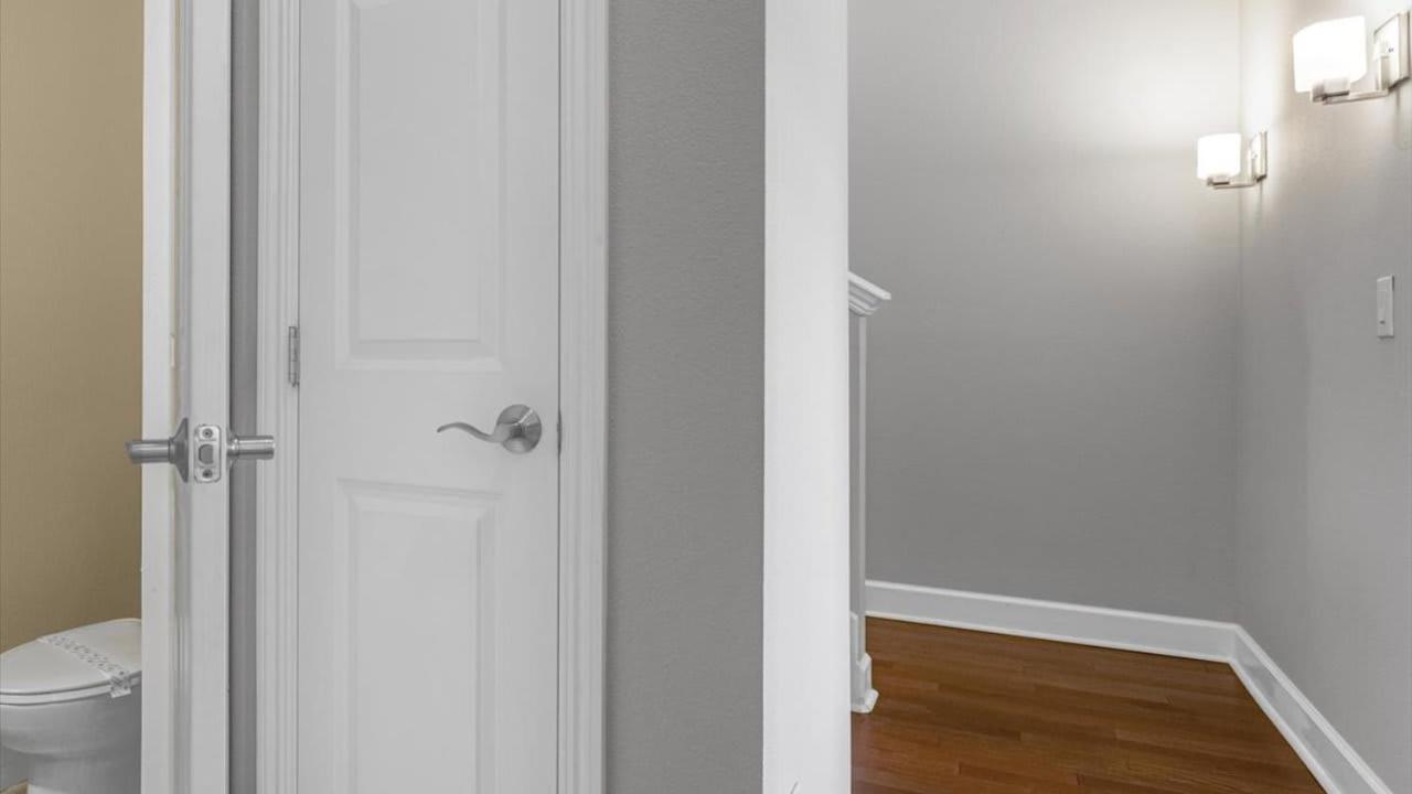 Two 4Bedroom units - 3 min away from Disney