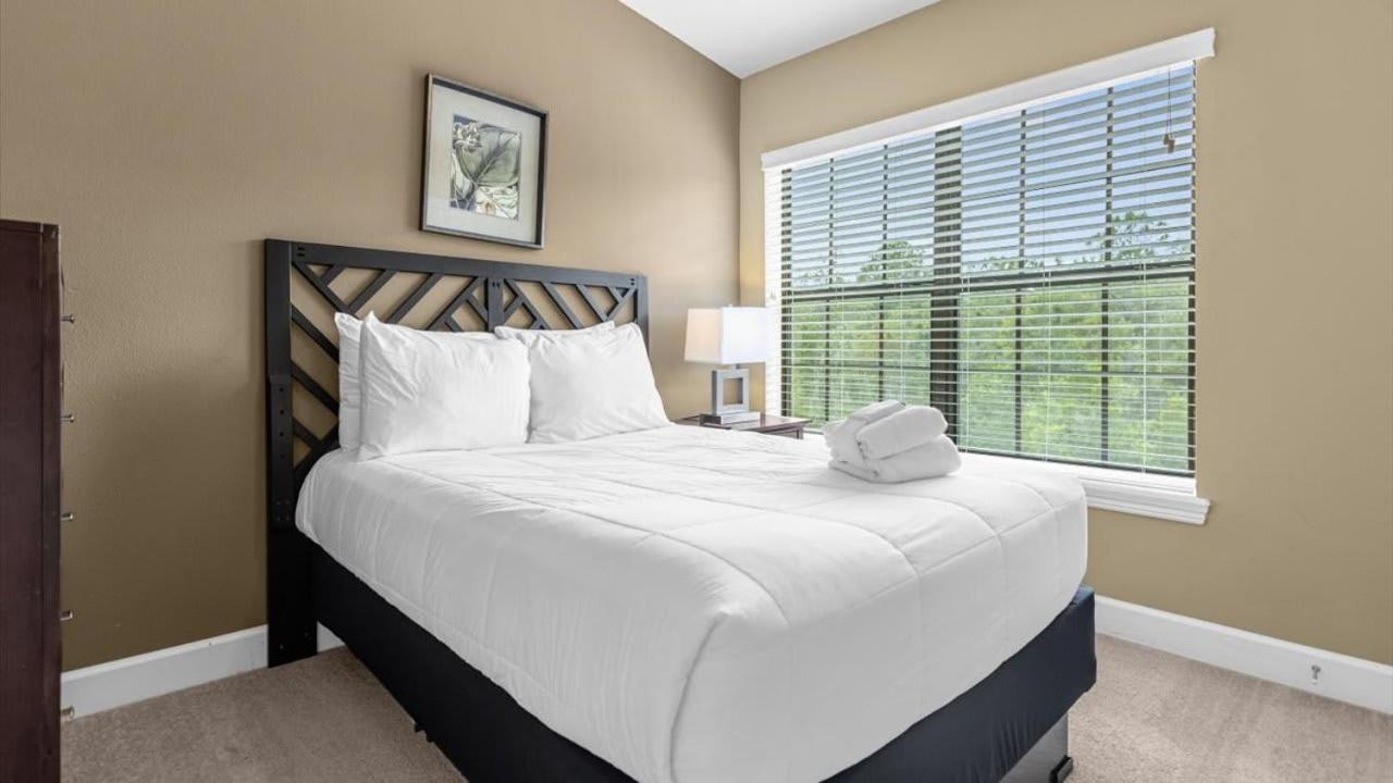 Two 4Bedroom units - 3 min away from Disney