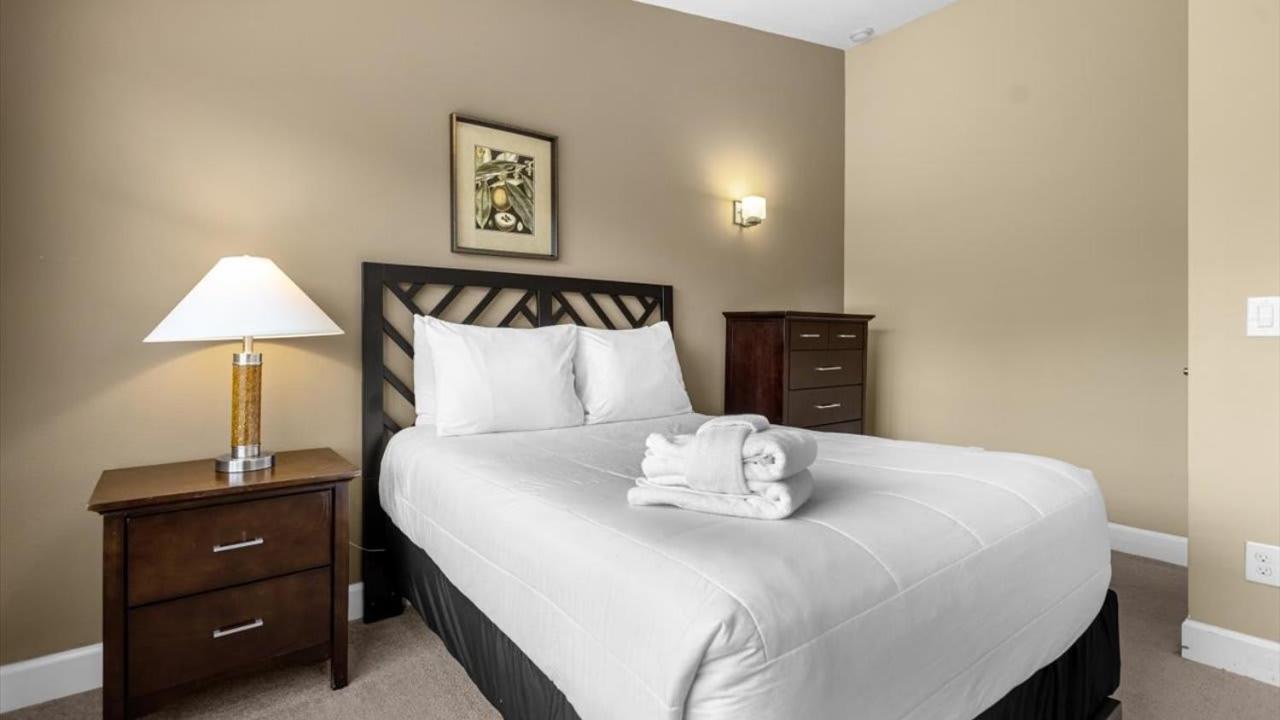 Two 4Bedroom units - 3 min away from Disney