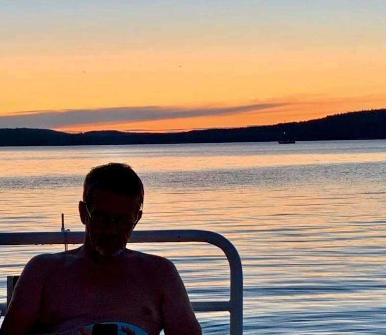 Tyylikäs jahti Vääksyn kanavan lähellä