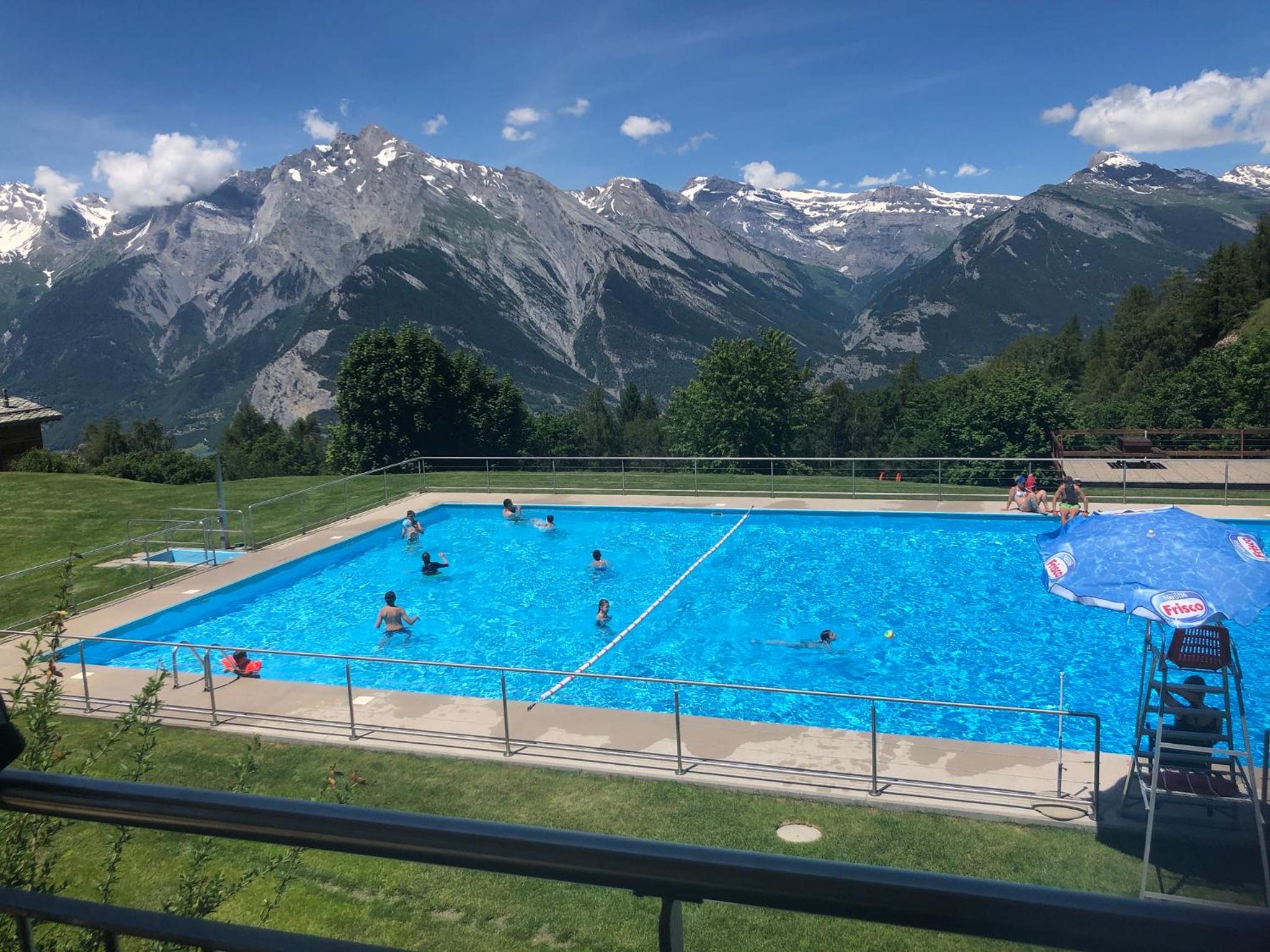 LE TORRENT, duplex au centre, calme avec deux chambres à coucher et terrasse vue montagne pour 4 personnes