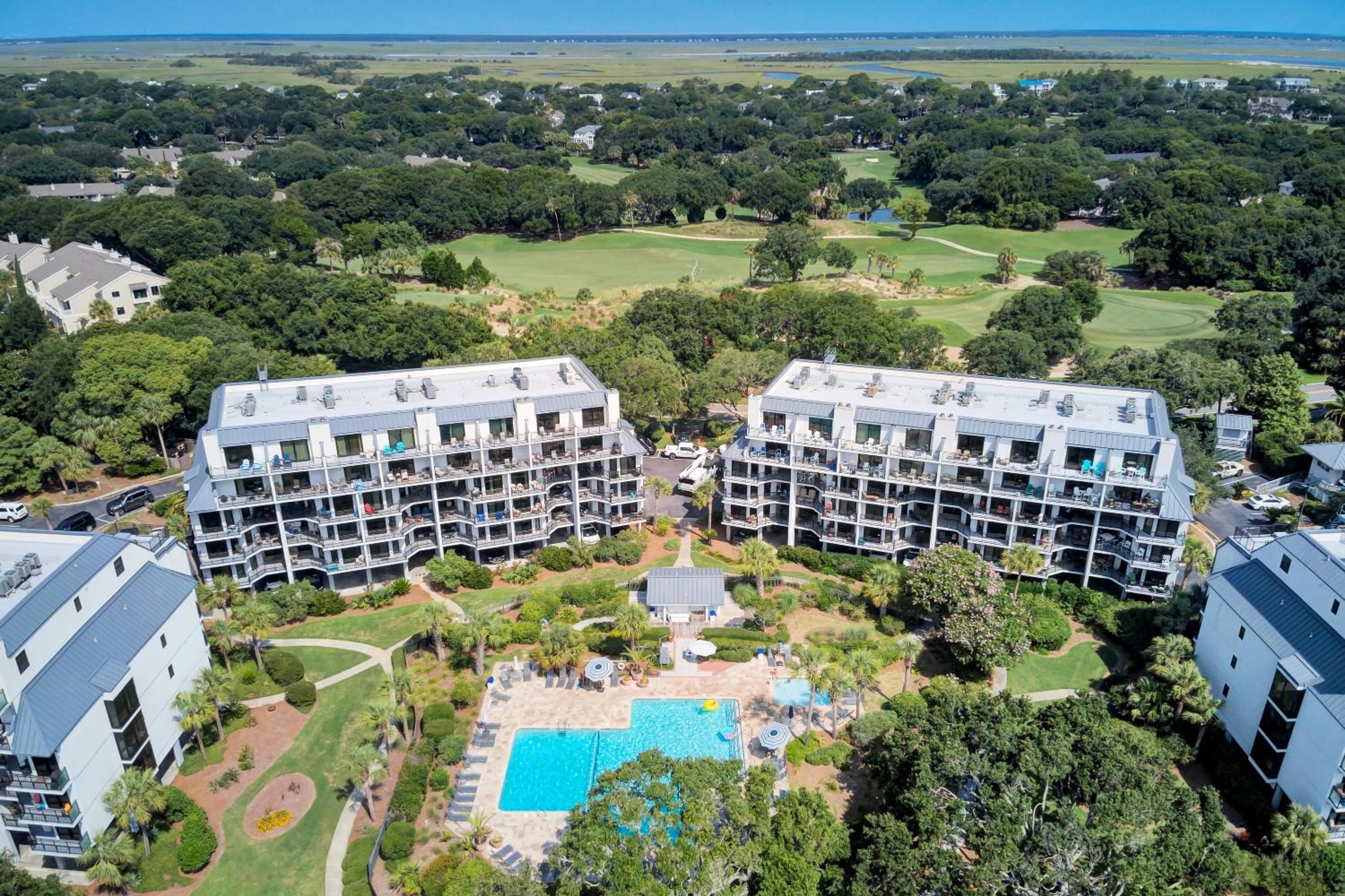 123D Shipwatch by AvantStay Beach Access Pool