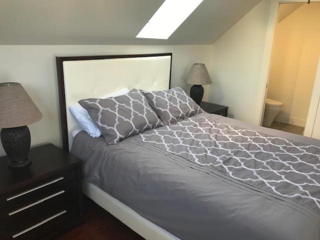 Kelowna Vacations - Upper Room in the Mission - Property Image 6