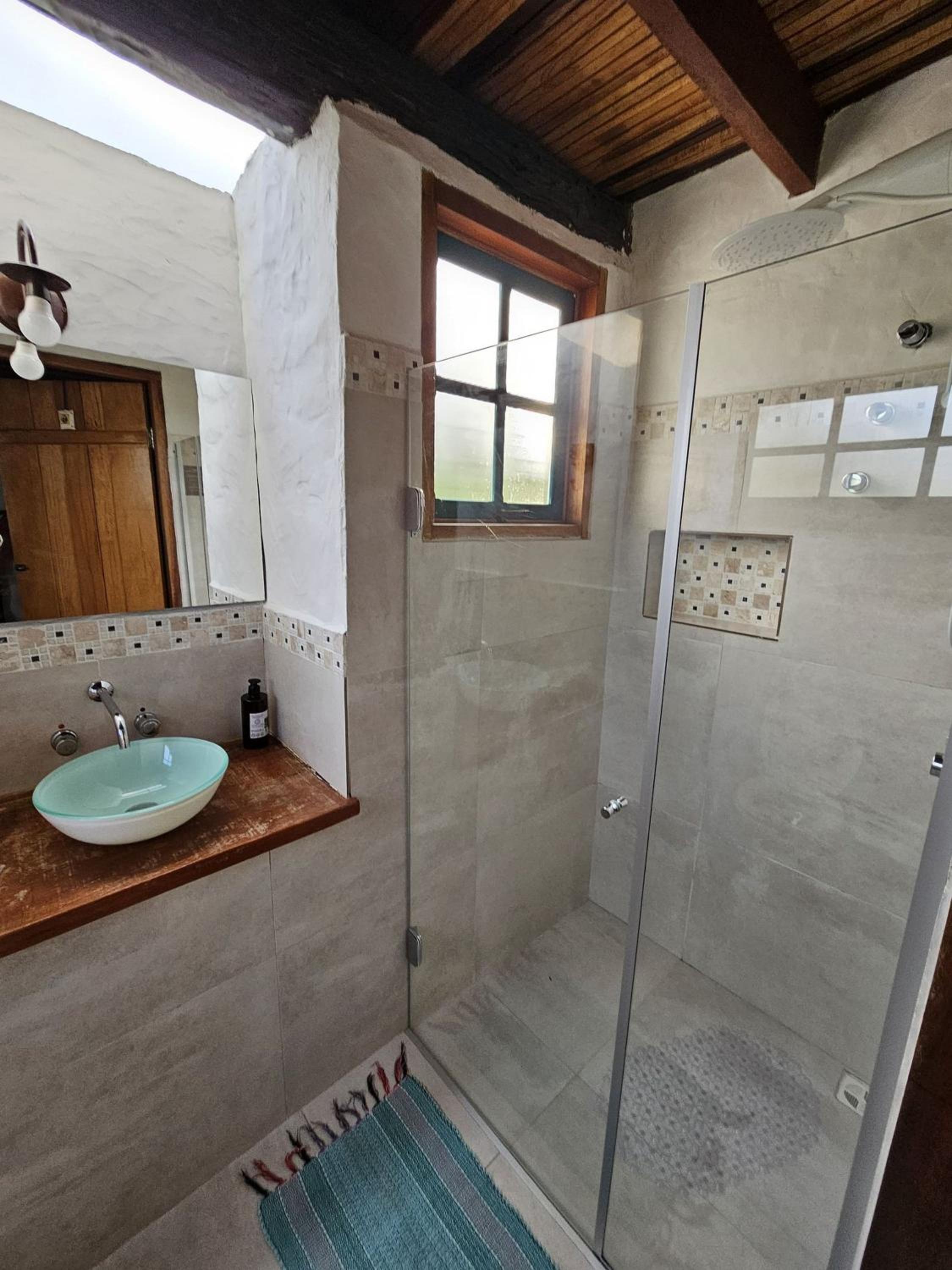 Chalé Mata Virgem - 1km do centro, ao lado de várias cachoeiras, com cozinha completa e conforto para até 6 pessoas