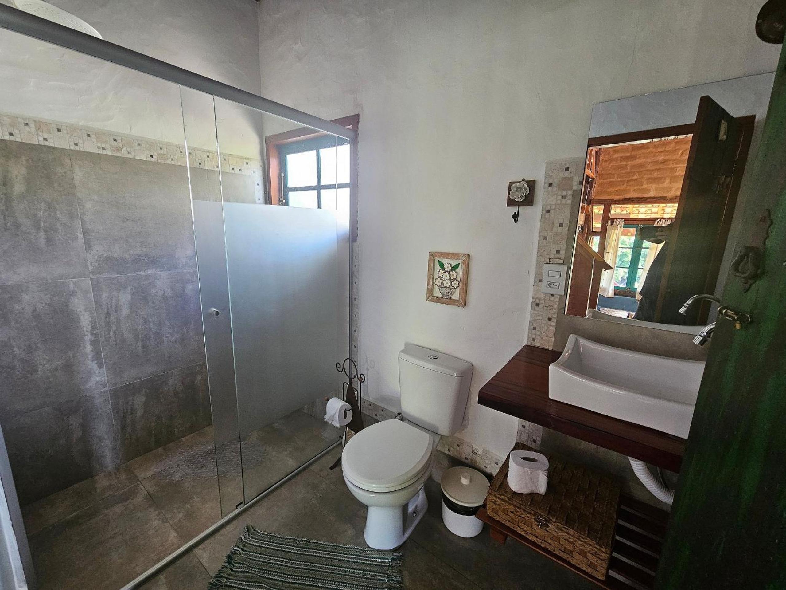 Chalé Mata Virgem - 1km do centro, ao lado de várias cachoeiras, com cozinha completa e conforto para até 6 pessoas