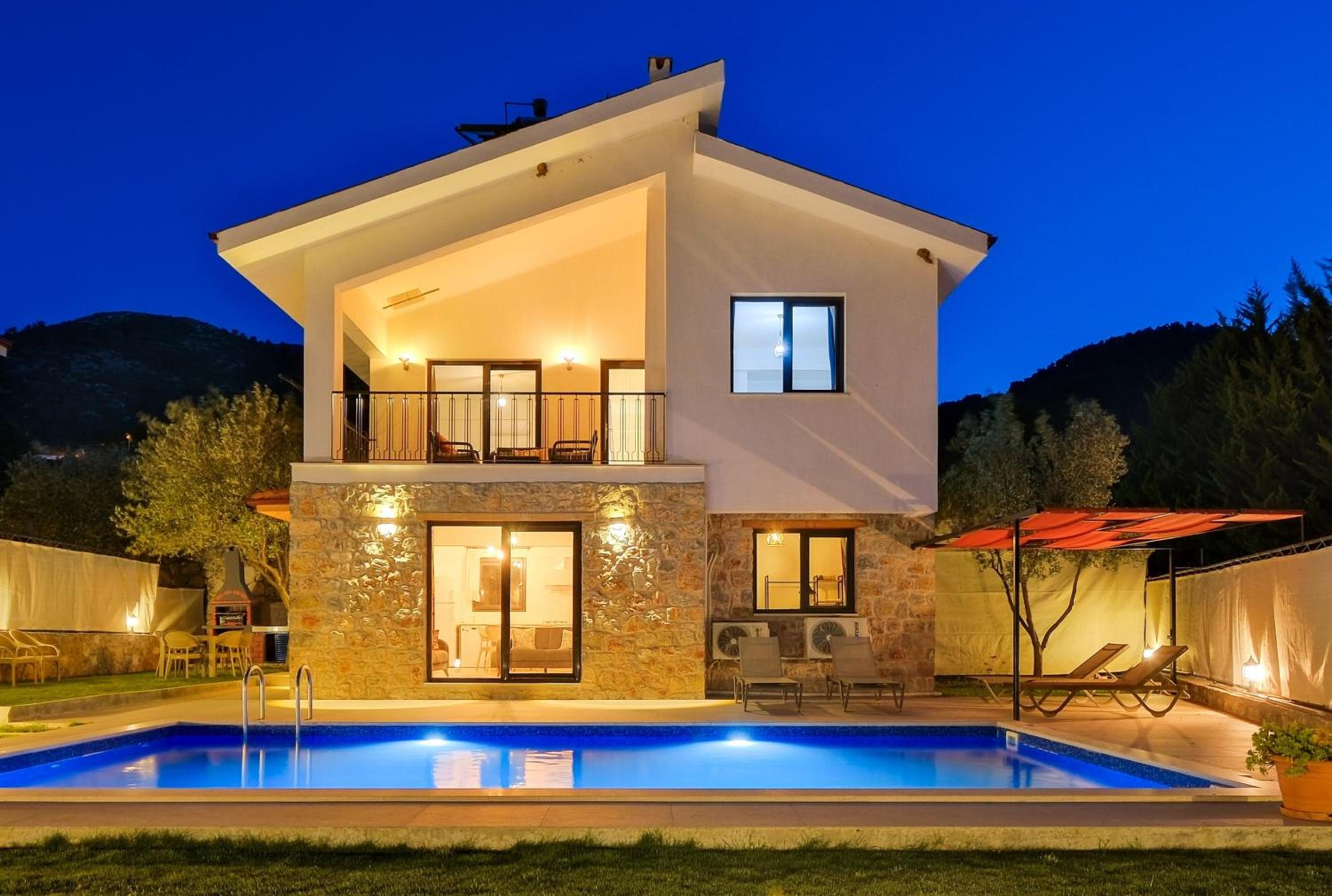 Villa Kızılbella 1, lüks havuzlu korunaklı taş villa view 2