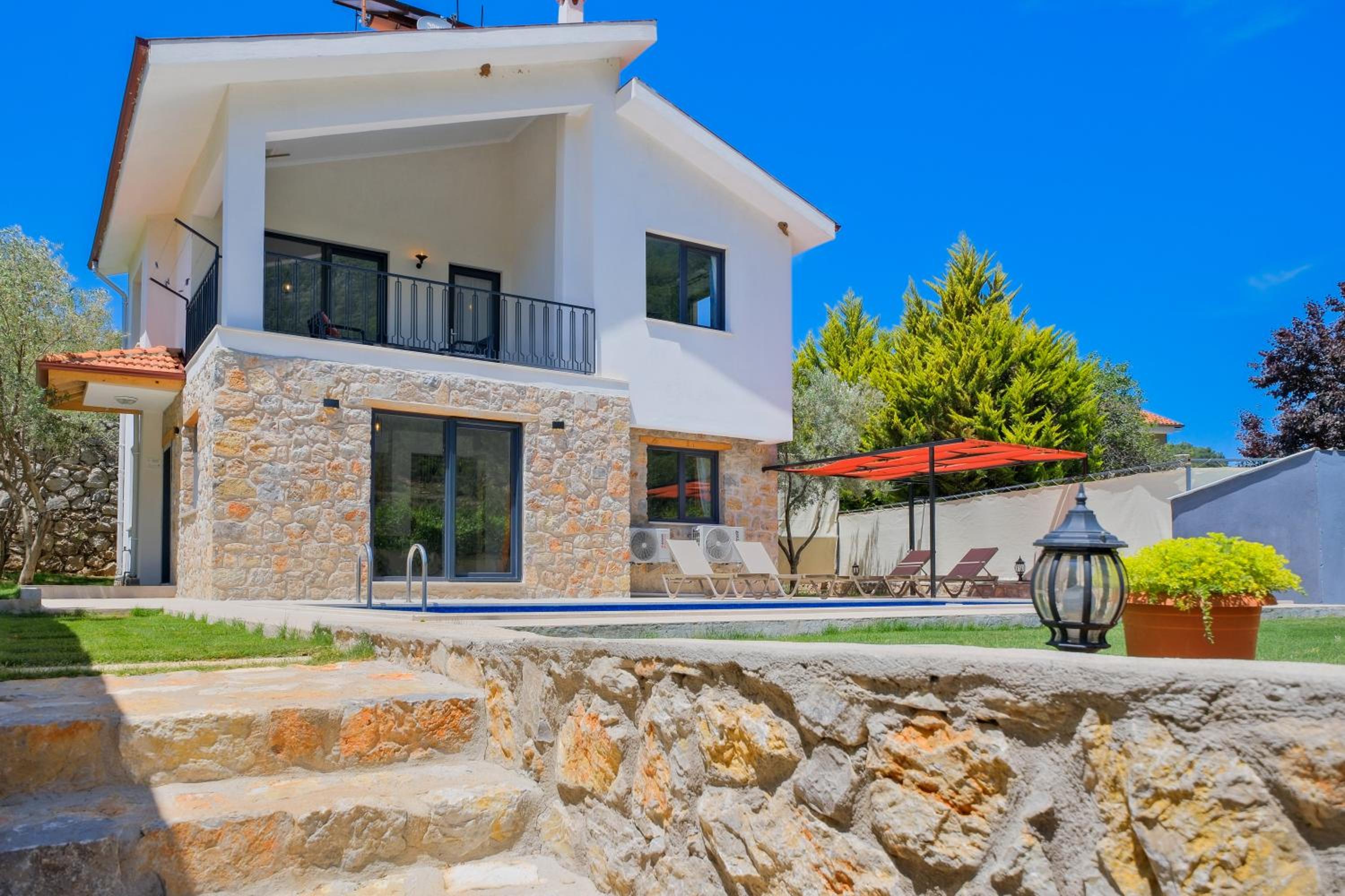 Villa Kızılbella 1, lüks havuzlu korunaklı taş villa view 3