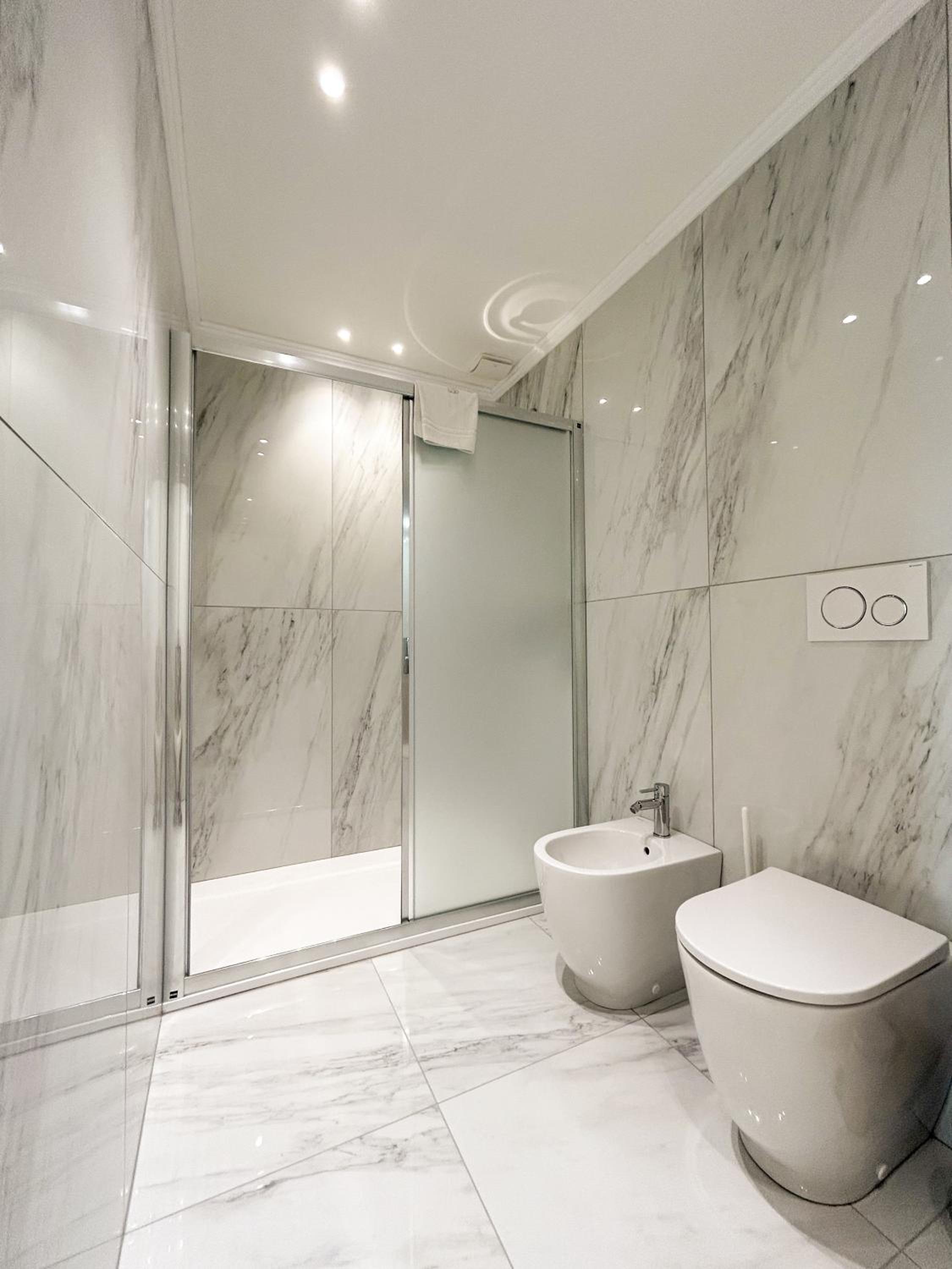 Dimore della Cisterna en Stresa — bathroom
