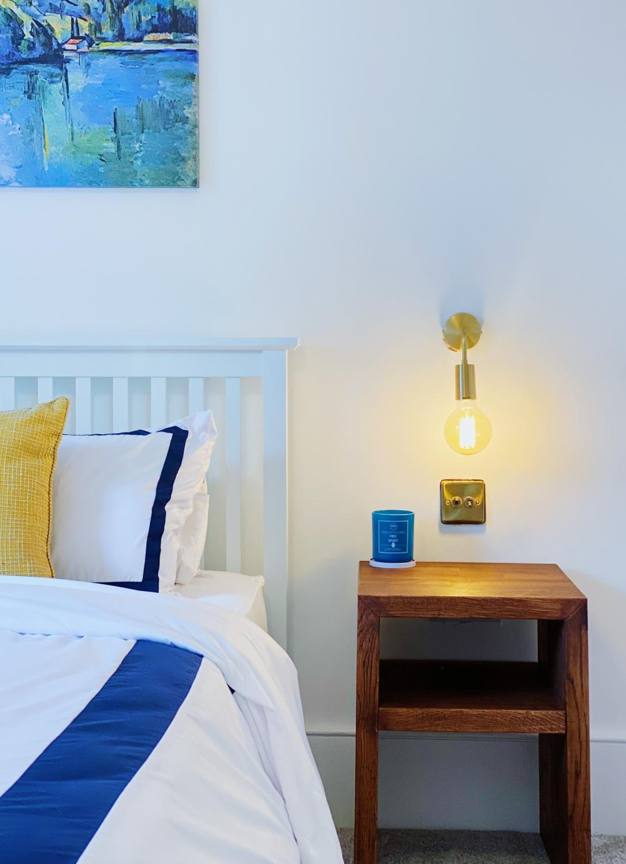 Hotel boutique style studio with Kitchen, Huge Shower, King bed