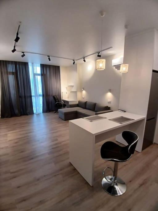 apartment 46 m 3 sleeping spots in the center of Batumi view 3