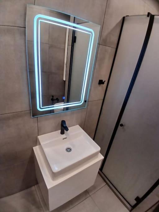 apartment 46 m 3 sleeping spots in the center of Batumi view 4