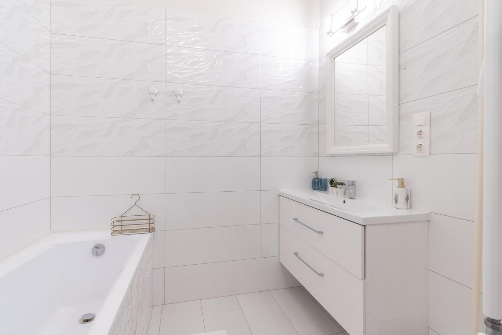 Exclusive Sauna-Equipped Residence near St Stephen's Basilica view 4