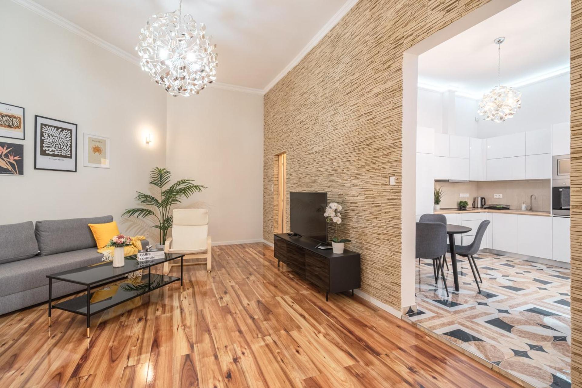 Exclusive Sauna-Equipped Residence near St Stephen's Basilica view 2