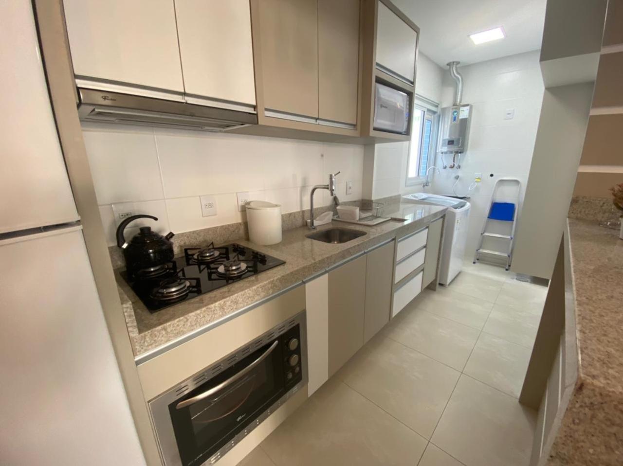 Cód 47 - Excelente apartamento, bem equipado e decorado