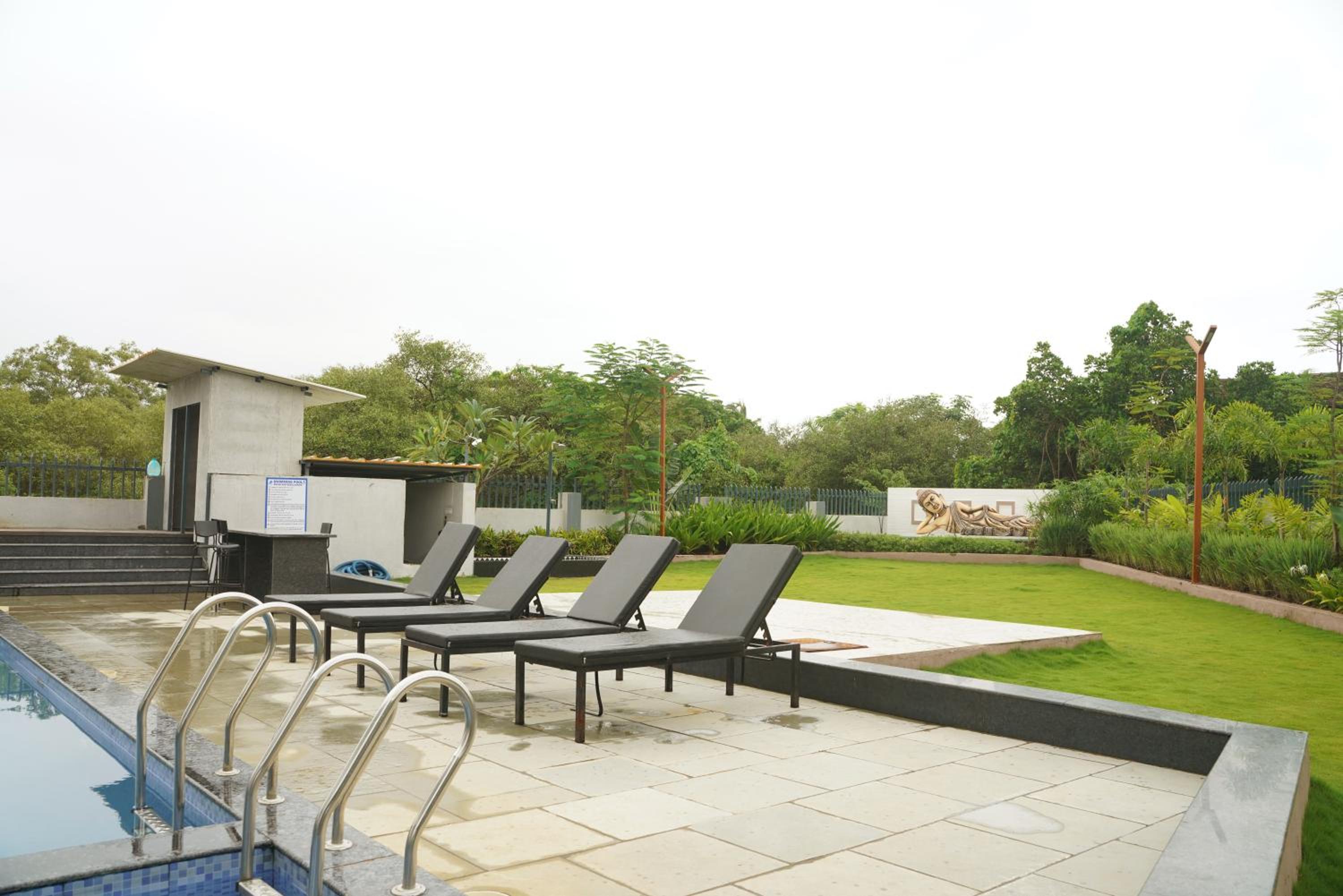 Luxurious & Spacious 1BHK Apartment in Candolim view 3