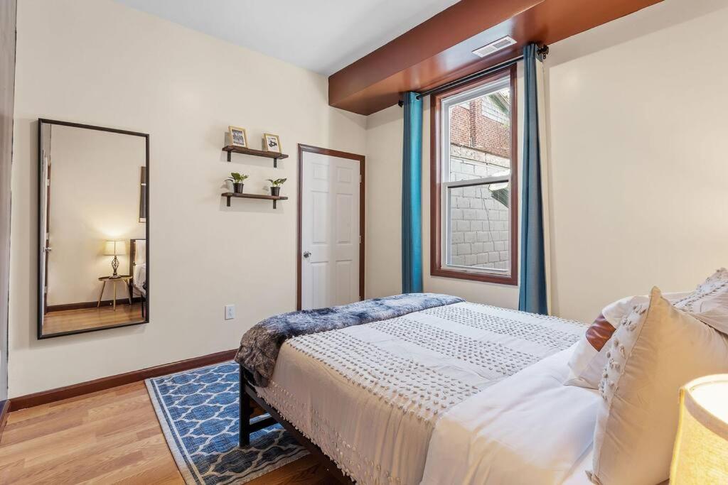 Renovated Ranch Style 6BR 4BA Duplex Beach House view 4
