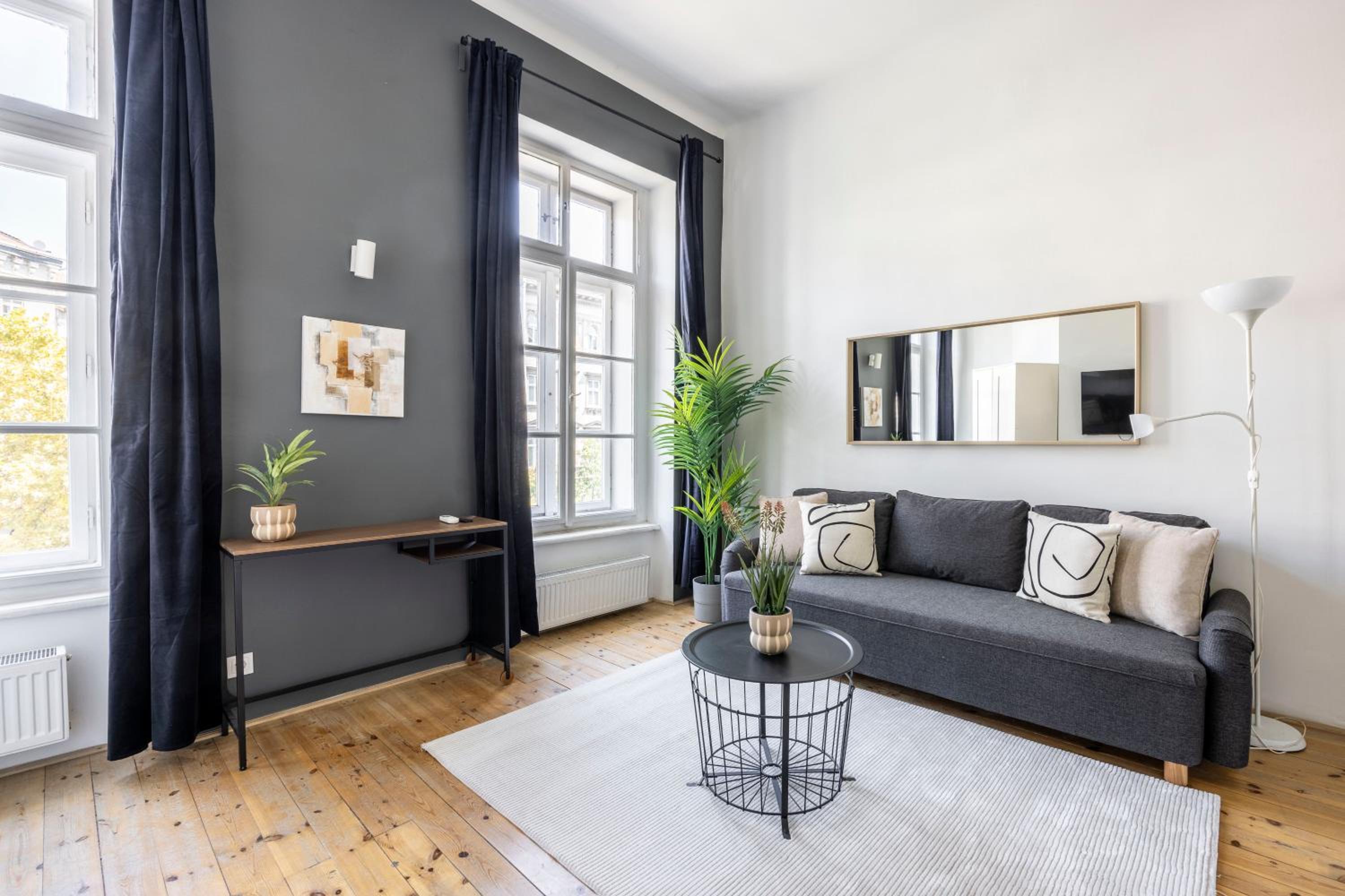 Deluxe Central 4BEDRM Apartment in the Heart of Budapest view 3