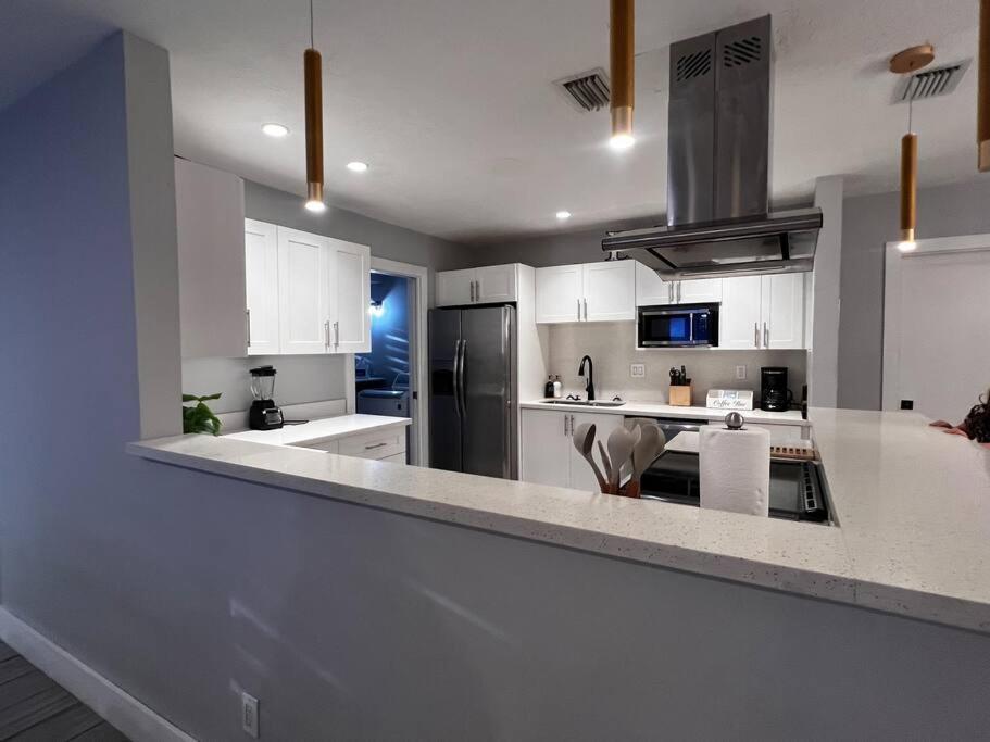 Luxurious Westchester Home Near Miami Clinics