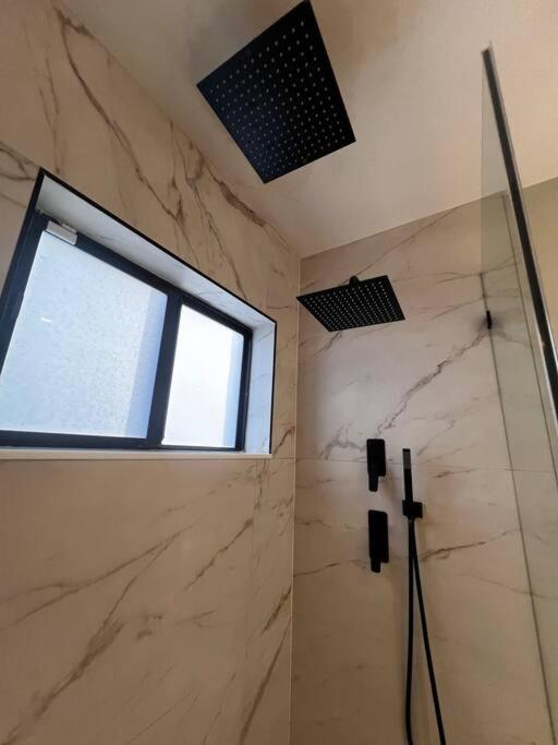 Luxurious Westchester Home Near Miami Clinics