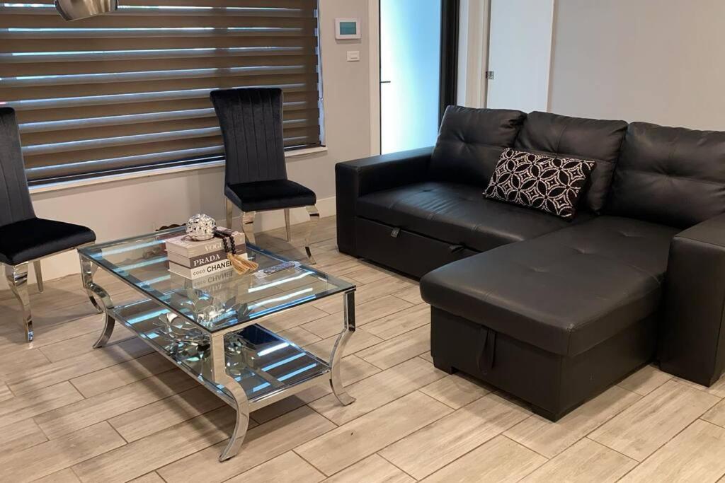Luxurious Westchester Home Near Miami Clinics