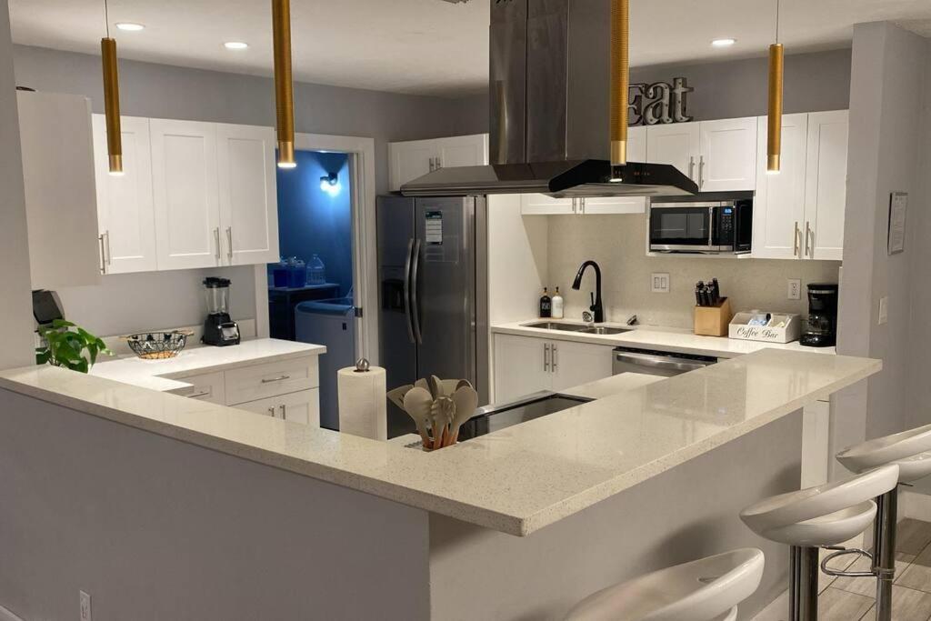 Luxurious Westchester Home Near Miami Clinics