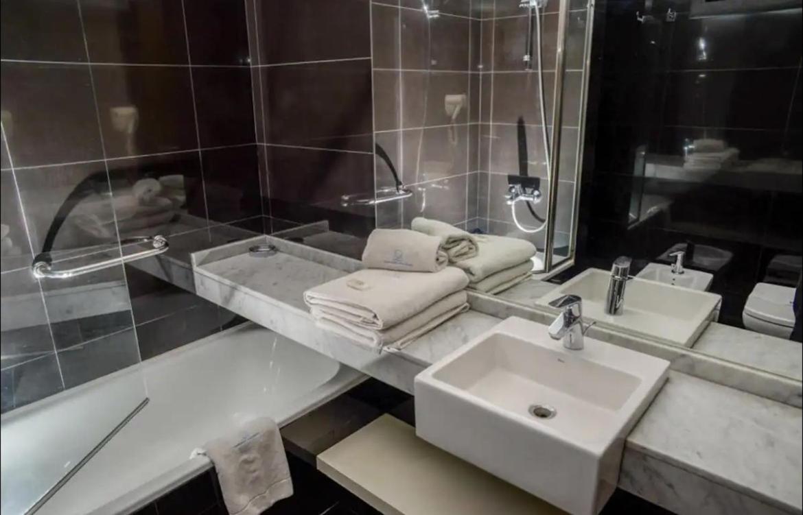Moderno apart con piscina, spa y jacuzzi en Recoleta