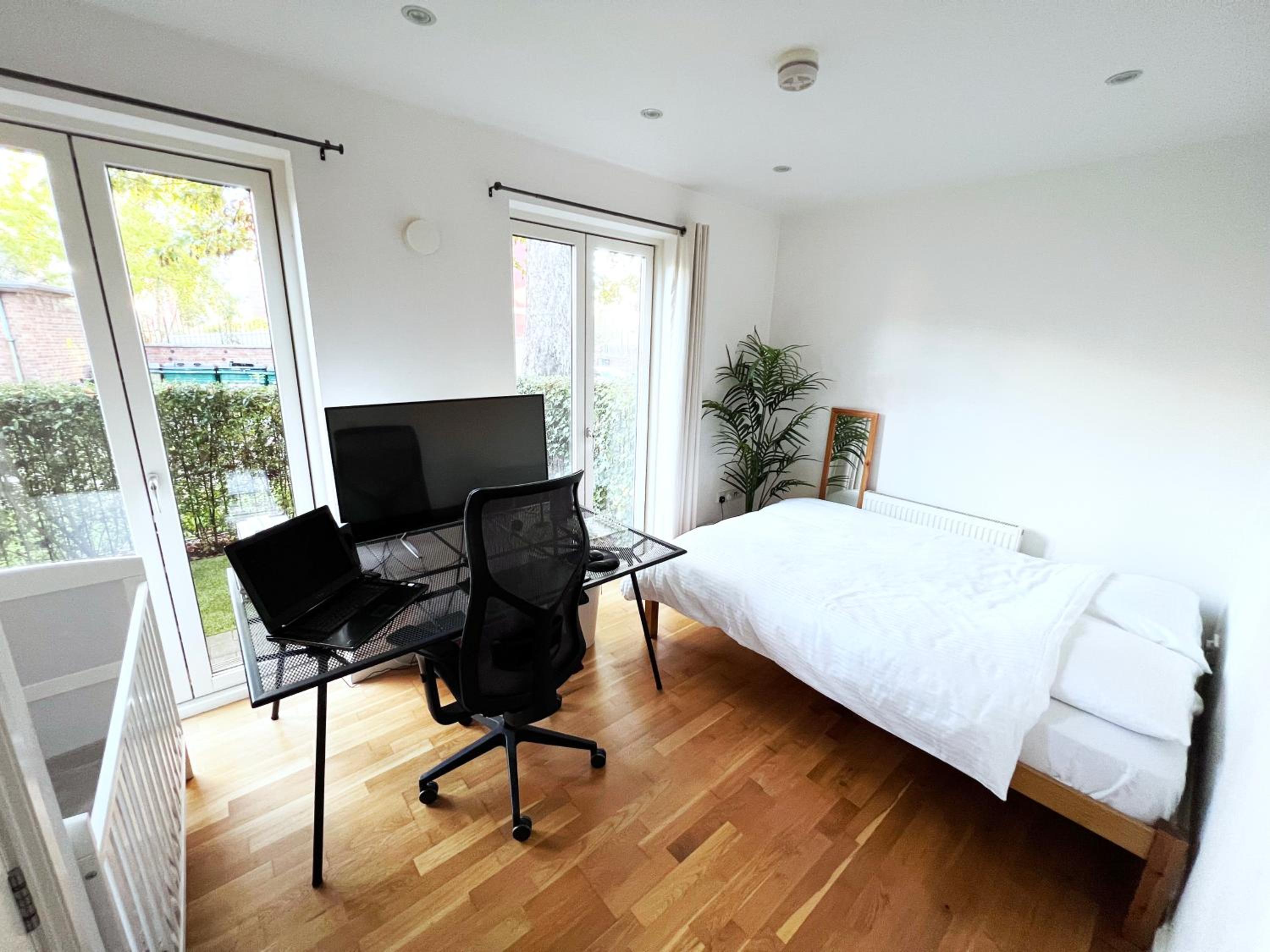 London Apartment, 3 Bedrooms, Zone 2