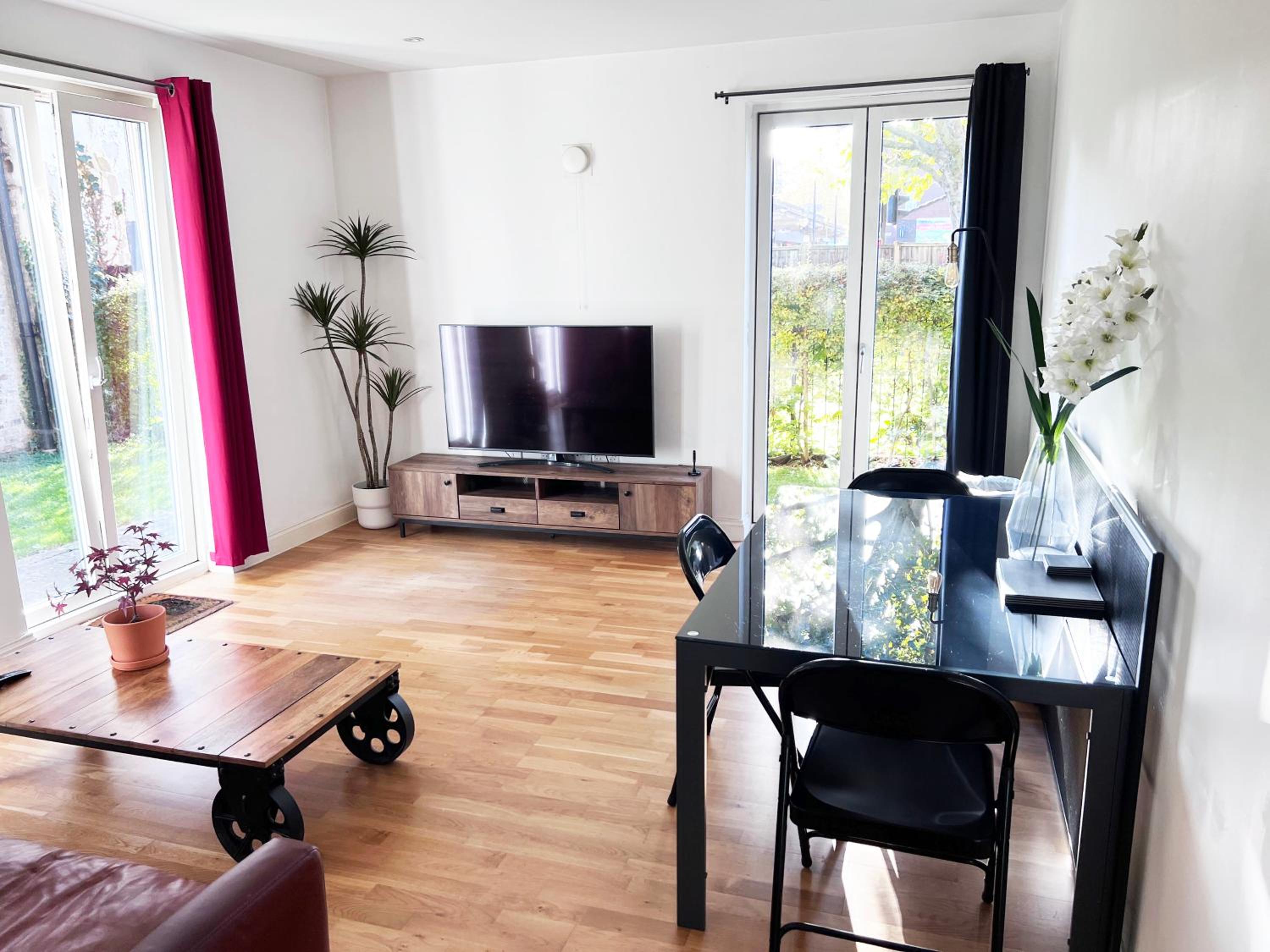London Apartment, 3 Bedrooms, Zone 2