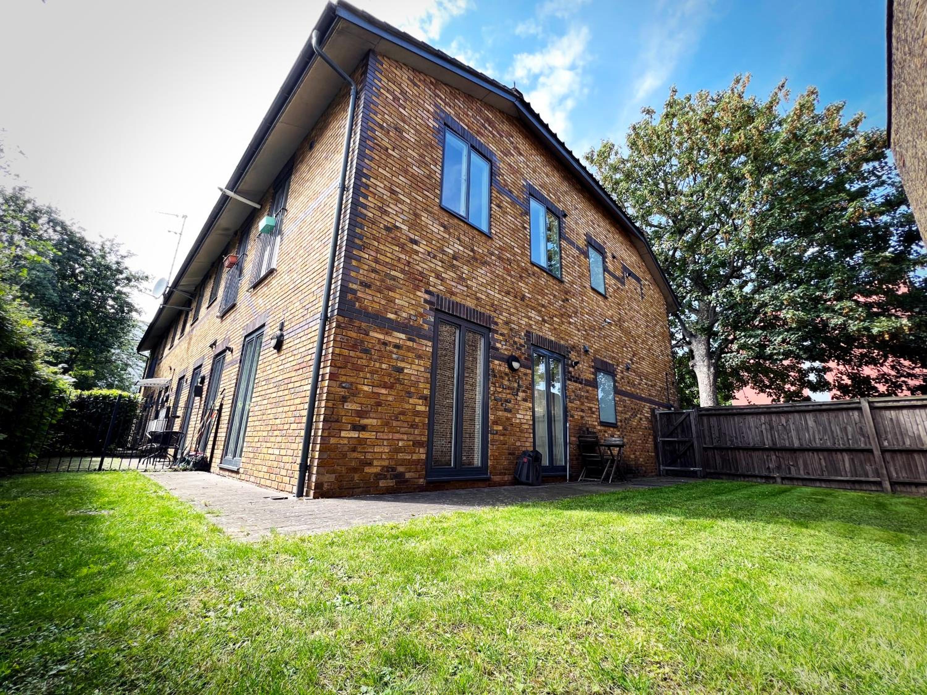 London Apartment, 3 Bedrooms, Zone 2
